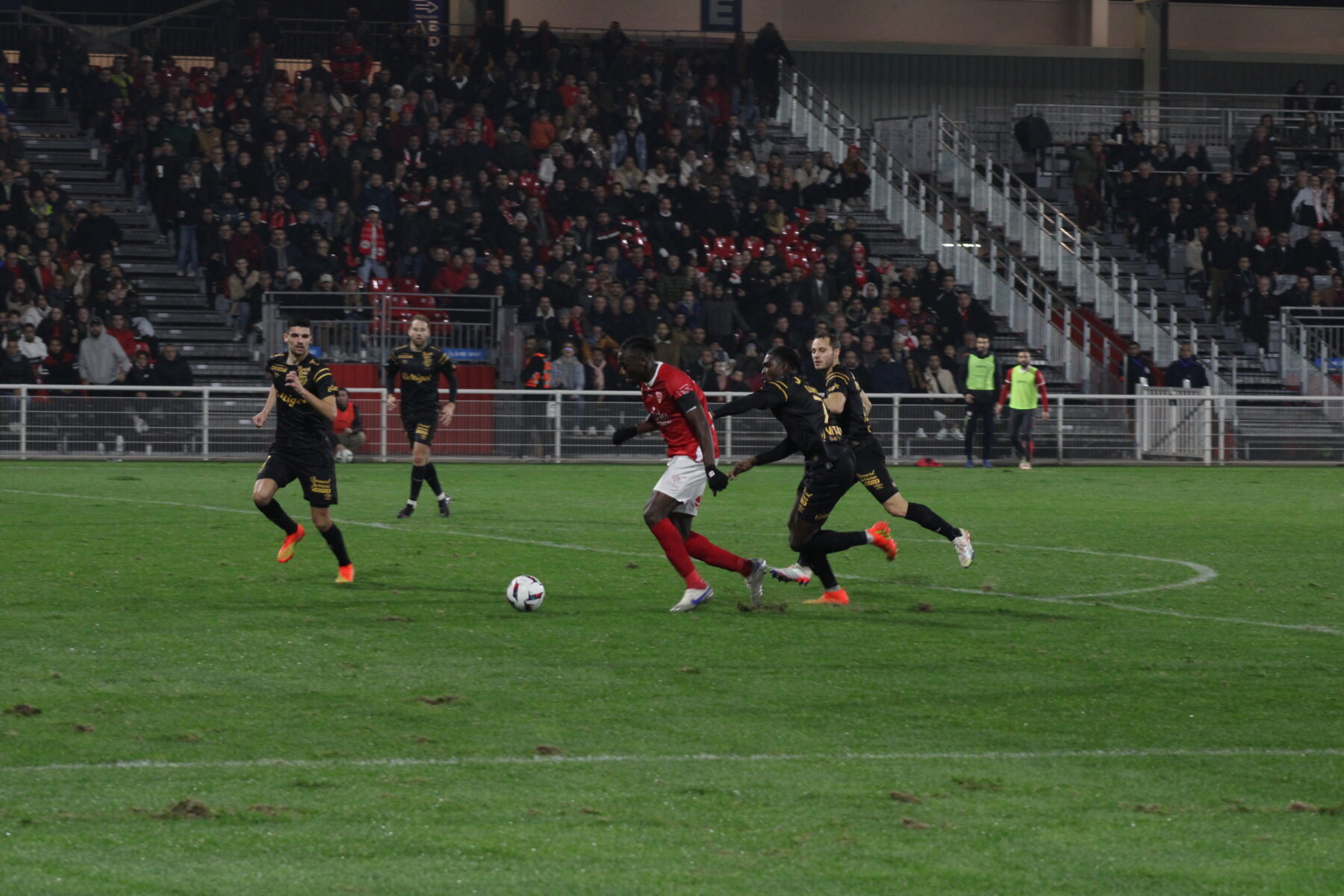 Une histoire de penalties pour la première du Nîmes Olympique aux Antonins