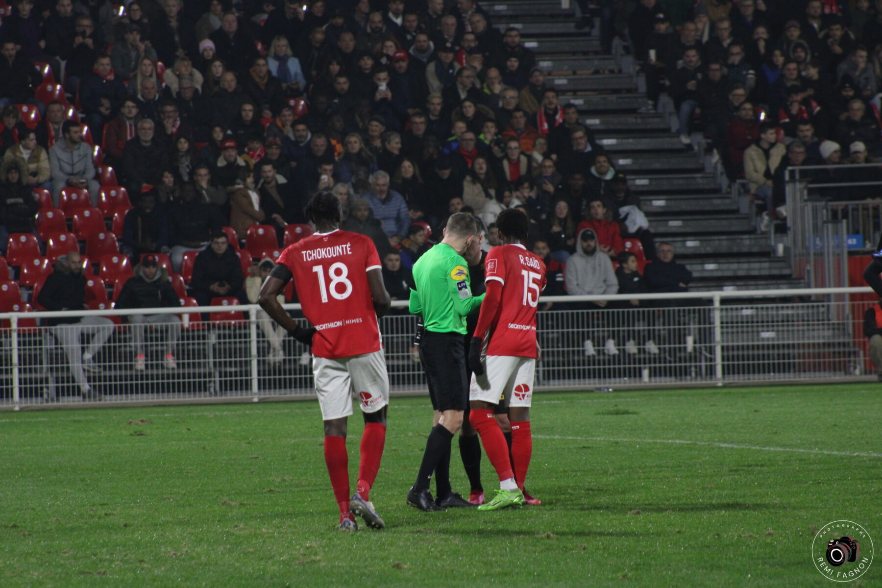 Le Nîmes Olympique sombre face à Metz