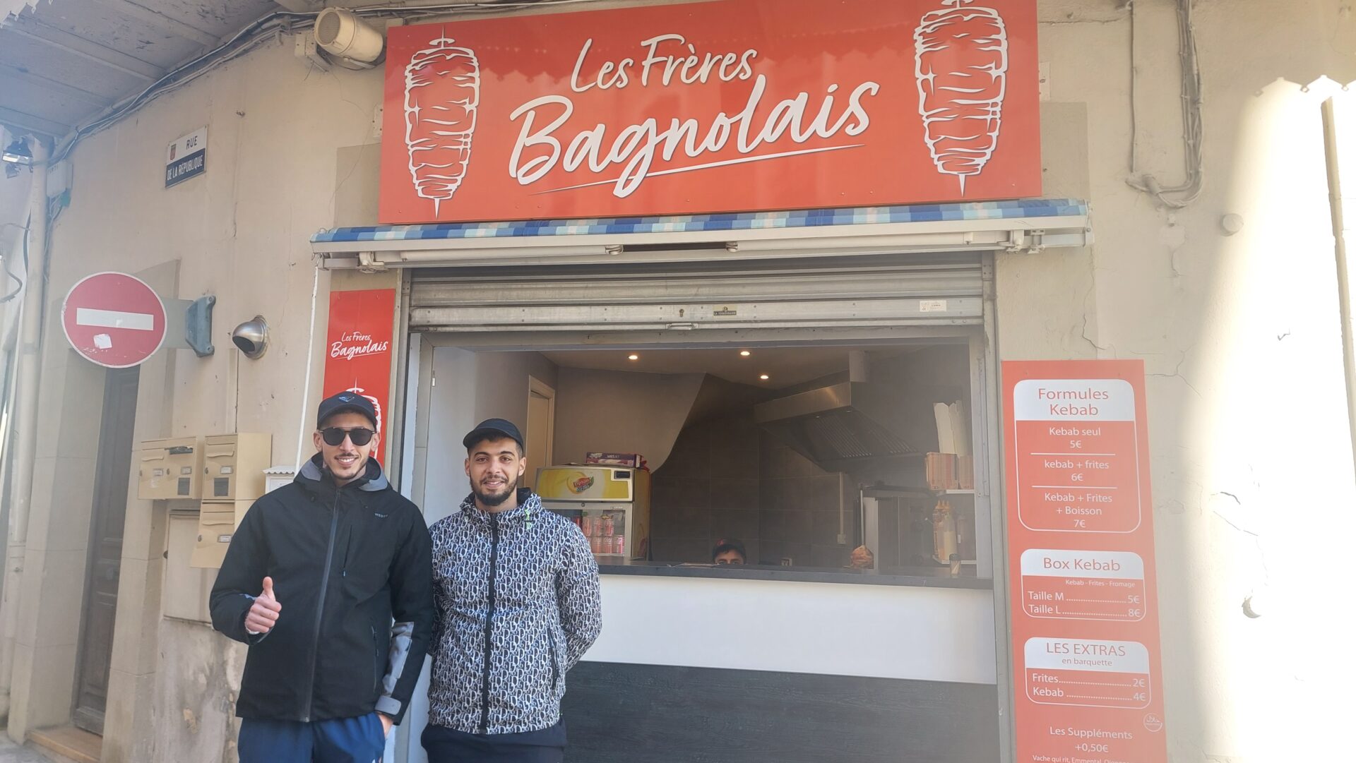 Bagnols-sur-Cèze : Deux amis d’enfance ont ouvert le snack kebab « les frères bagnolais »