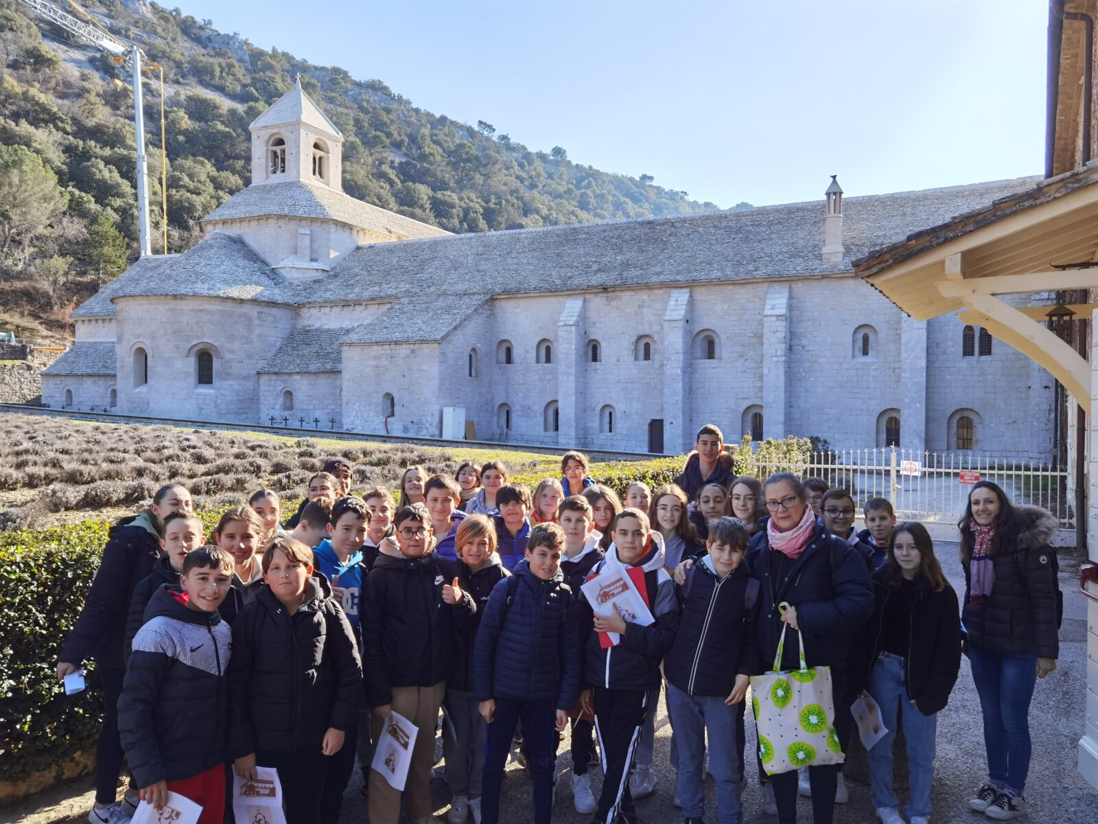 Des collégiens à la découverte d’une abbaye du XIIe siècle