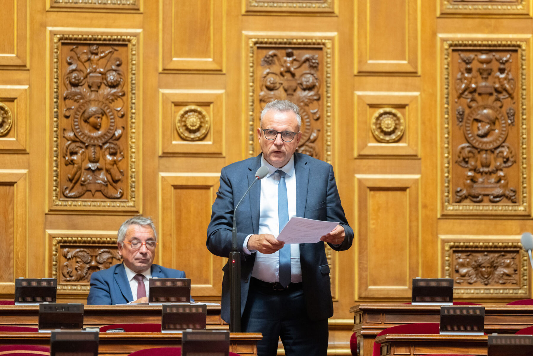 Le sénateur Laurent Burgoa s’oppose à la suppression de l’allocation spécifique de solidarité et défend les départements