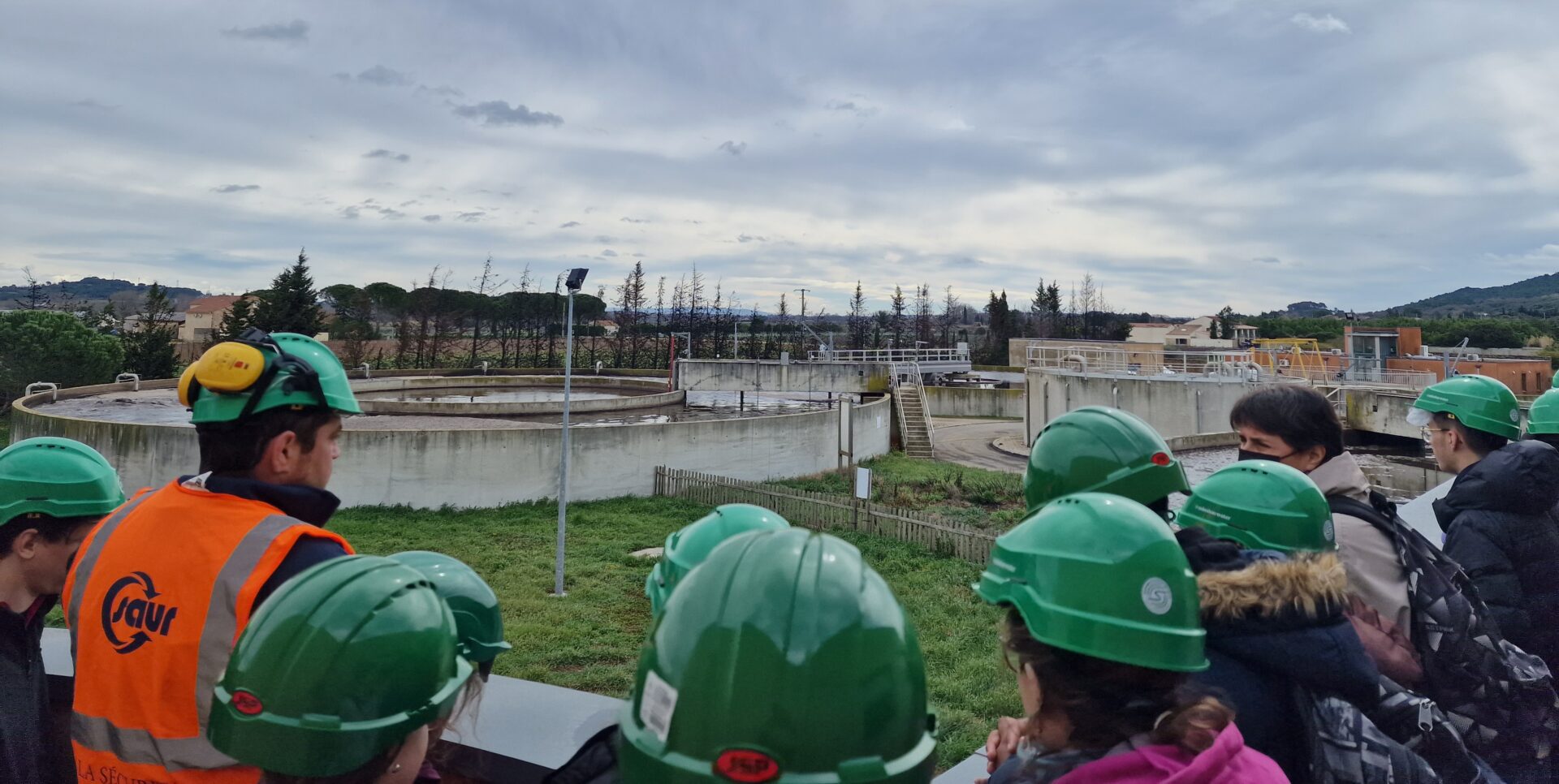 Des Éco-délégués d’établissements bagnolais et spiripontains ont visité la station d’épuration de Bagnols-sur-Cèze dans le cadre d’une journée de sensibilisation au développement durable 