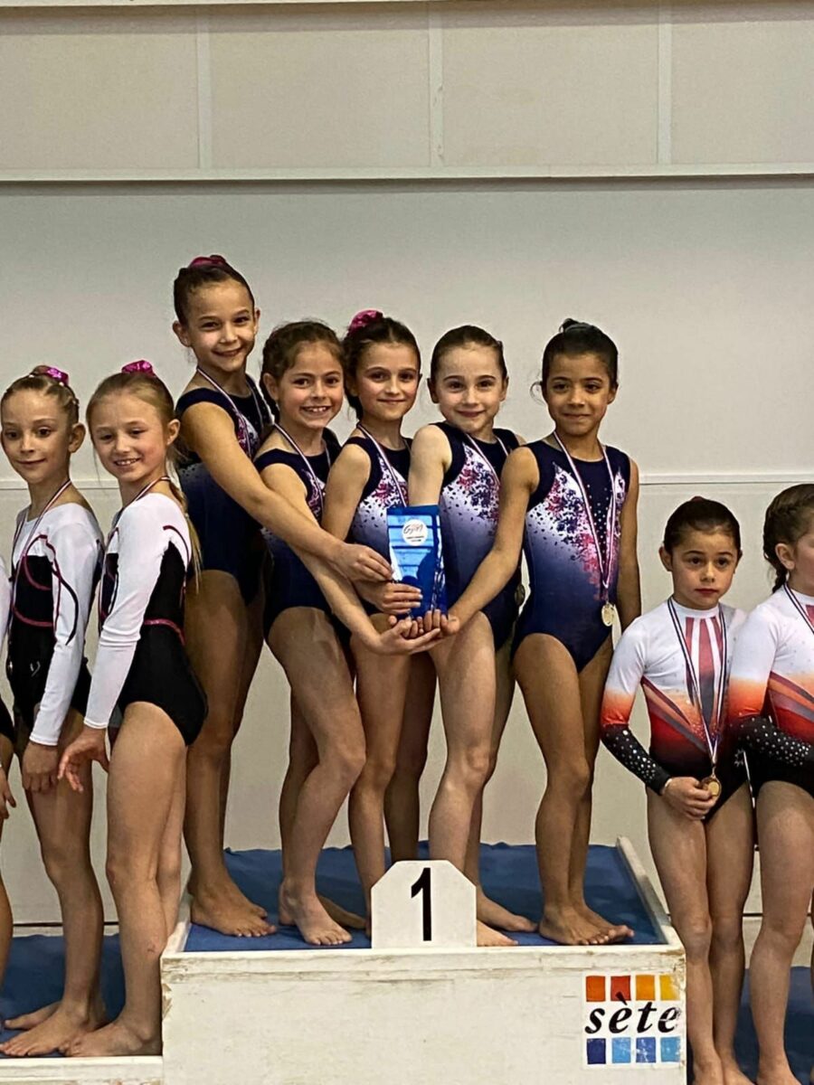 Bagnols : les gymnastes 7-9 ans de la Rose Bleue sur la plus haute marche