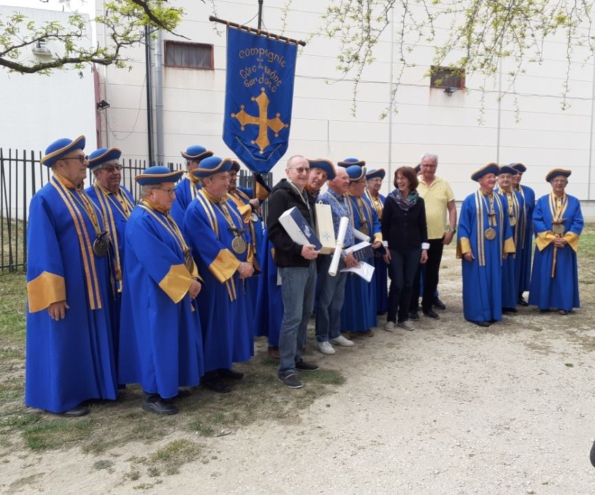 Maison Sinnae : La Compagnie de la Côte du Rhône Gardoise organise un chapitre avec la ville jumelle de Waldsolms à Laudun