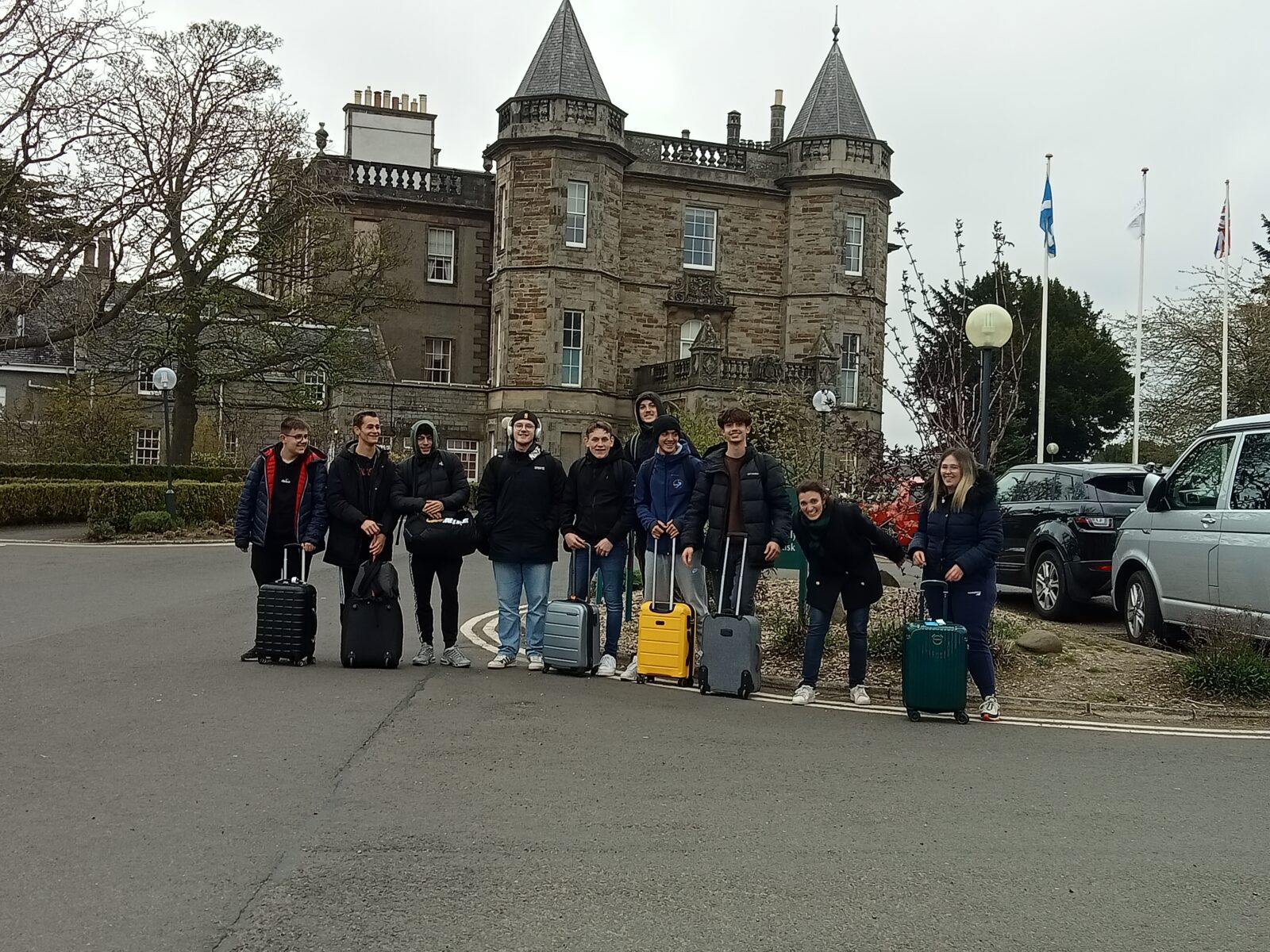Bagnols-sur-Cèze : Après leur voyage à Edimbourg, les élèves du Lycée Albert Einstein organisent une grande conférence sur les énergies, co-animée par des scientifiques, à Vénéjan