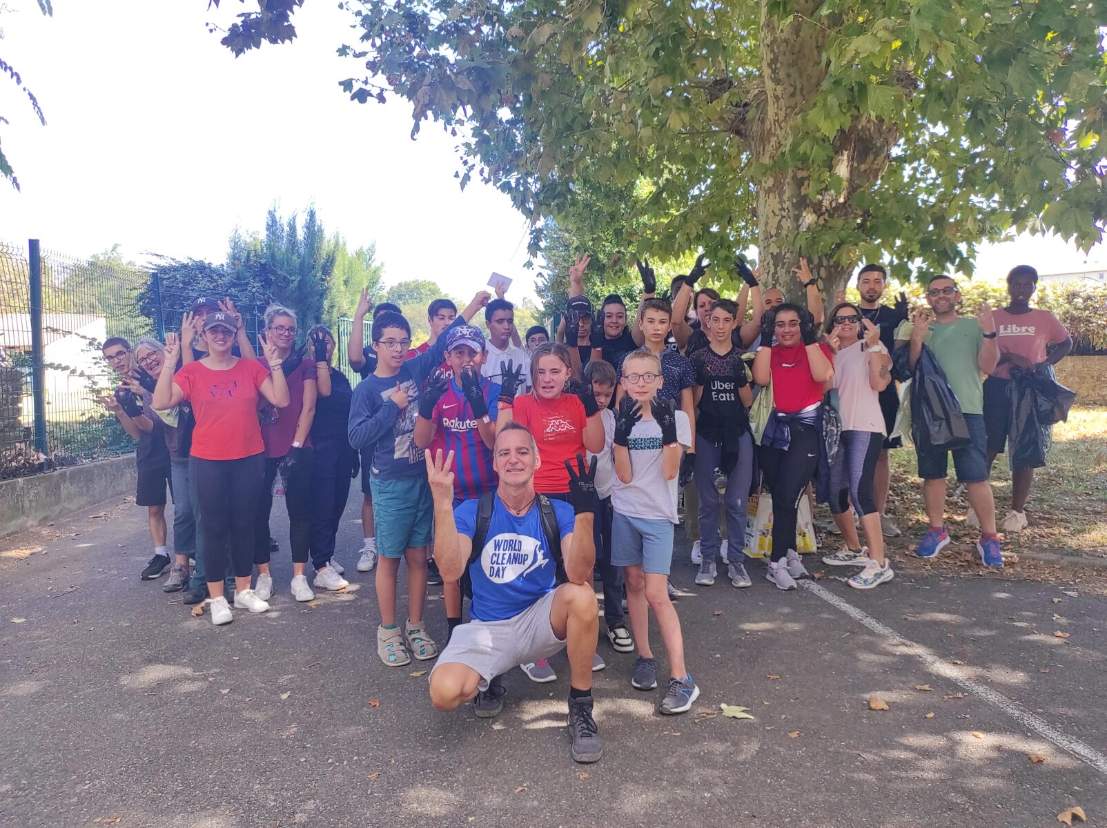 World Clean Up Day : Les jeunes de l’IME les Hamelines ramassent 2400 mégots permettant de préserver plus d’un million de litres d’eau