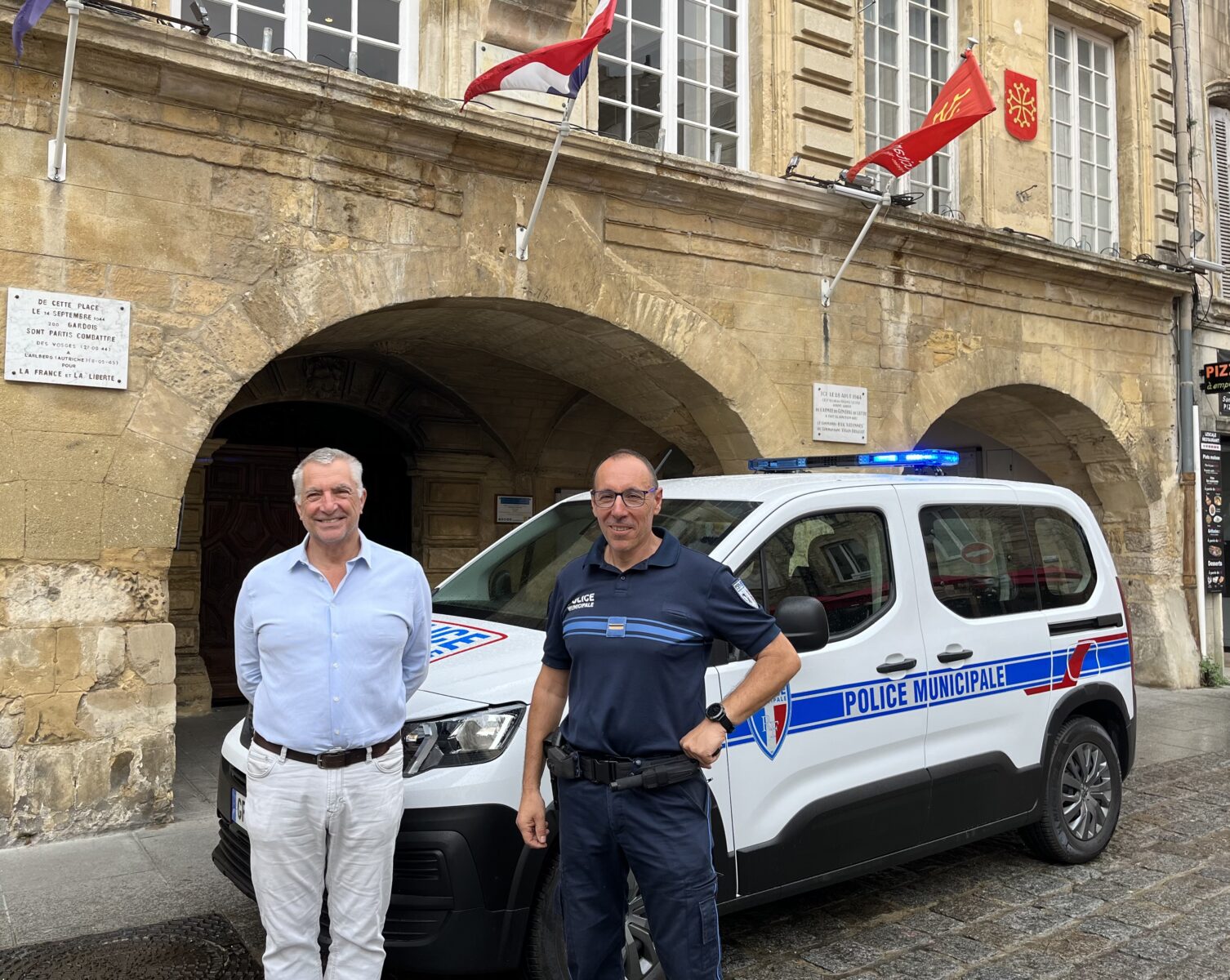 BAGNOLS-SUR-CEZE : Le nouveau véhicule électrique de la Police Municipale inauguré