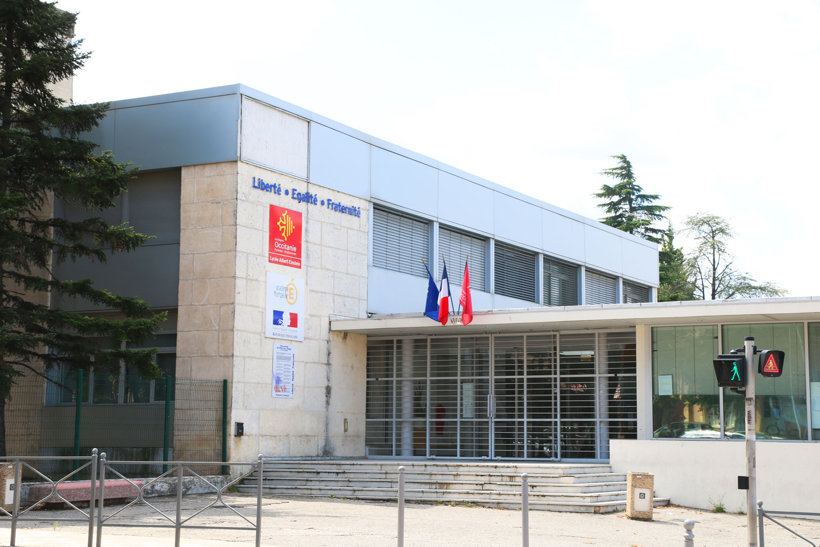 Bagnols-sur-Cèze : 82 enseignants du Lycée Albert Einstein font valoir leur droit de retrait !