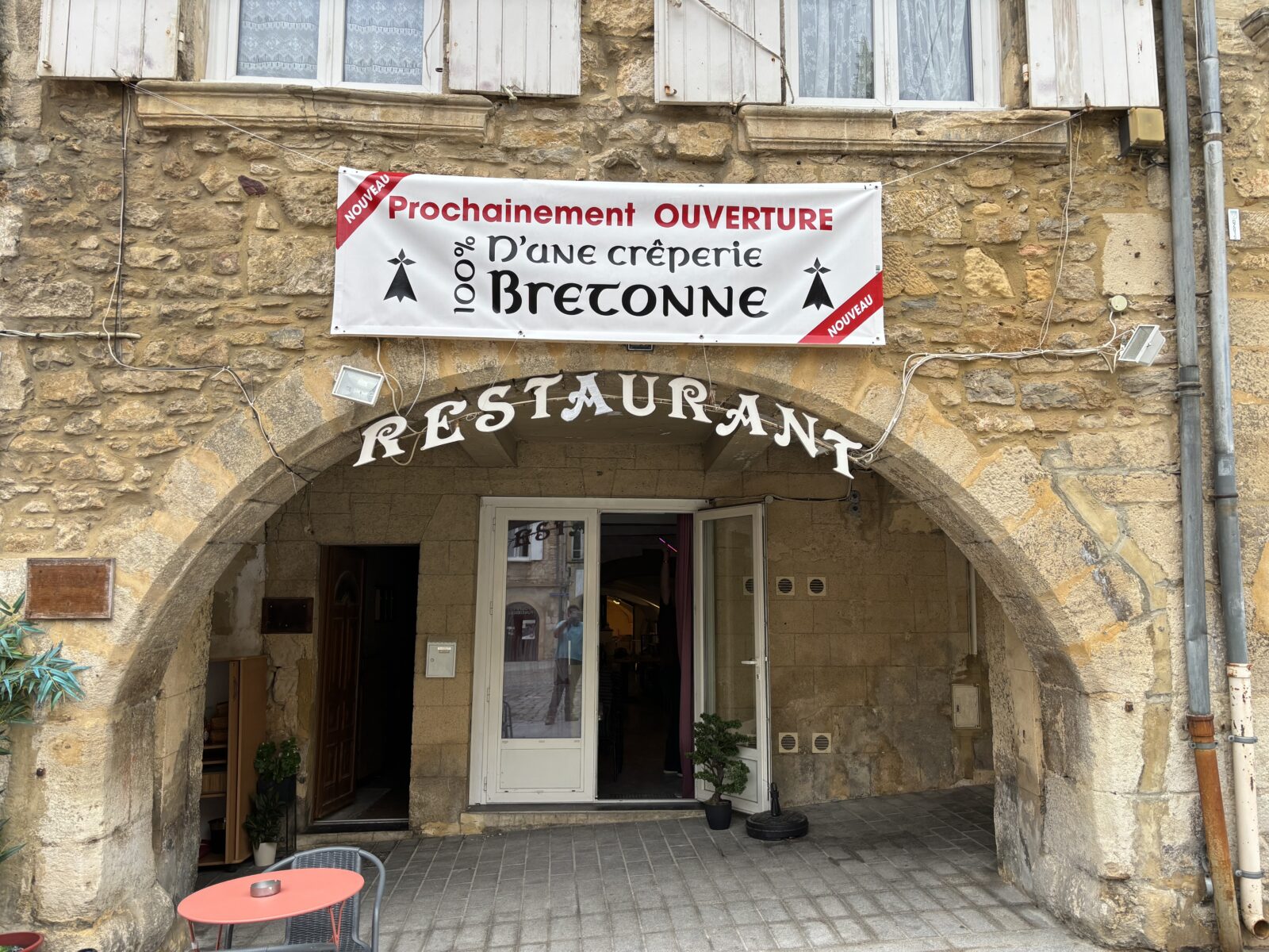 Bagnols-sur-Cèze : Une Crêperie bretonne va ouvrir prochainement sur la place de la mairie