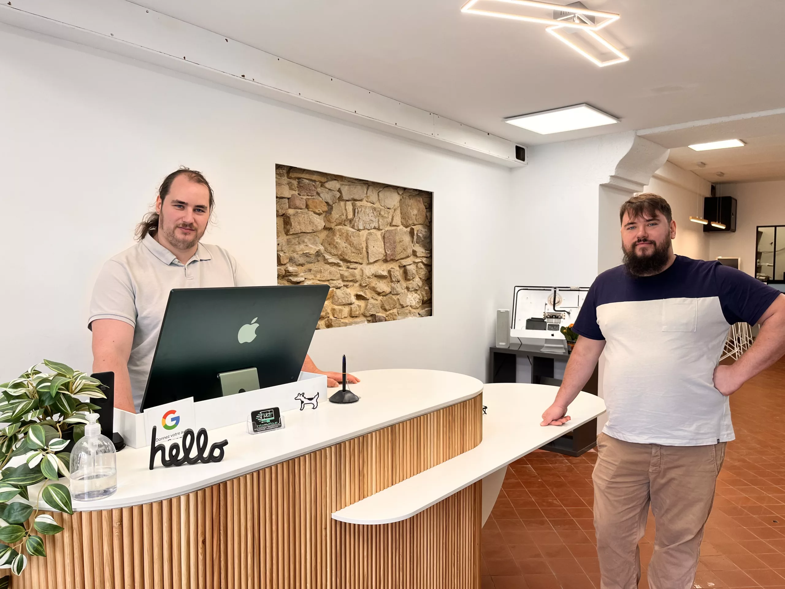 BAGNOLS/CEZE : Christophe et Jean Sakellis ont créé leur entreprise “PowerMac Informatique”