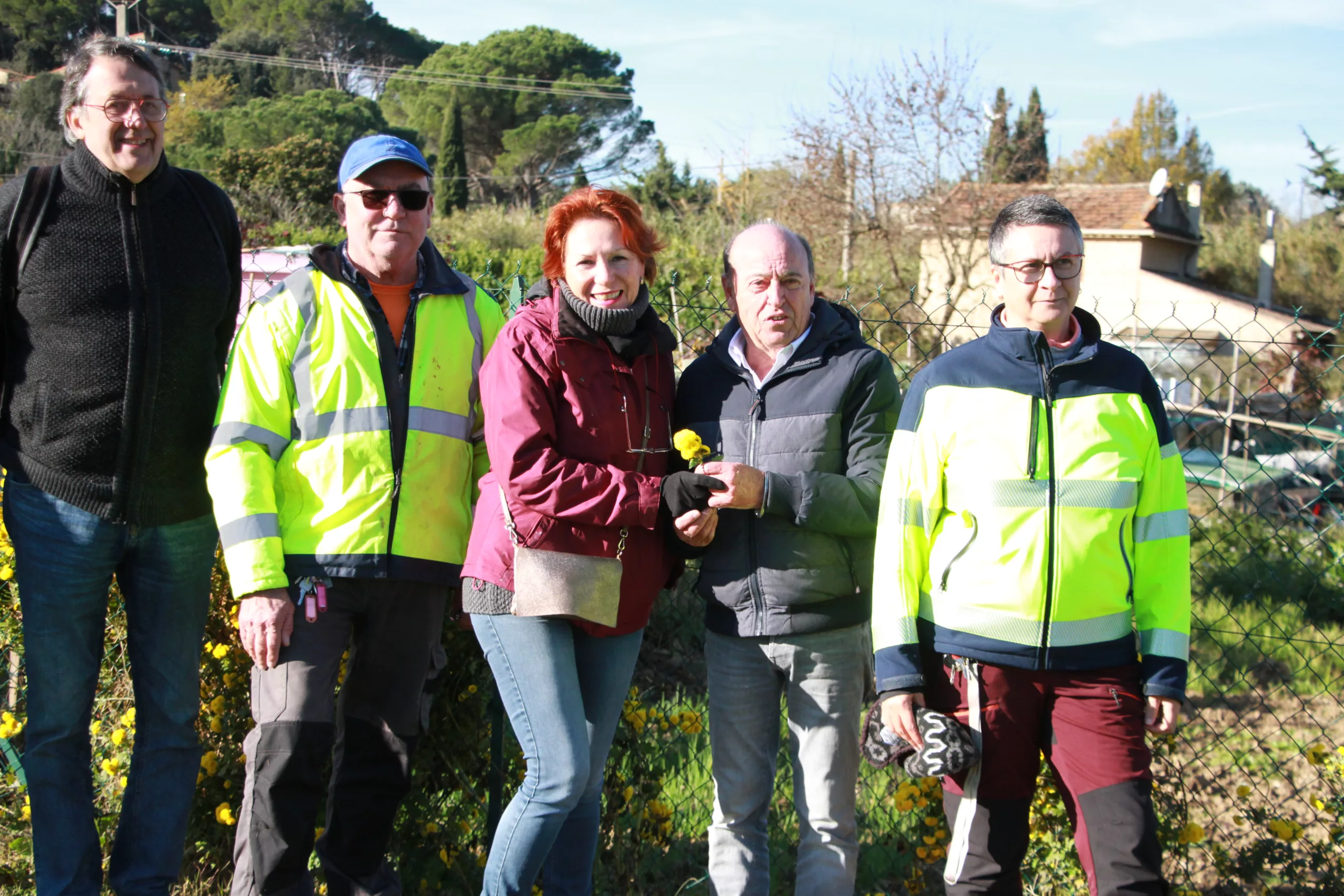 Saint-Victor-la-Coste : Véronique Herbé et ses adjoints en visite aux Jardins en Cèze en vue de l’installation de jardins partagés à Saint-Victor-la-Coste