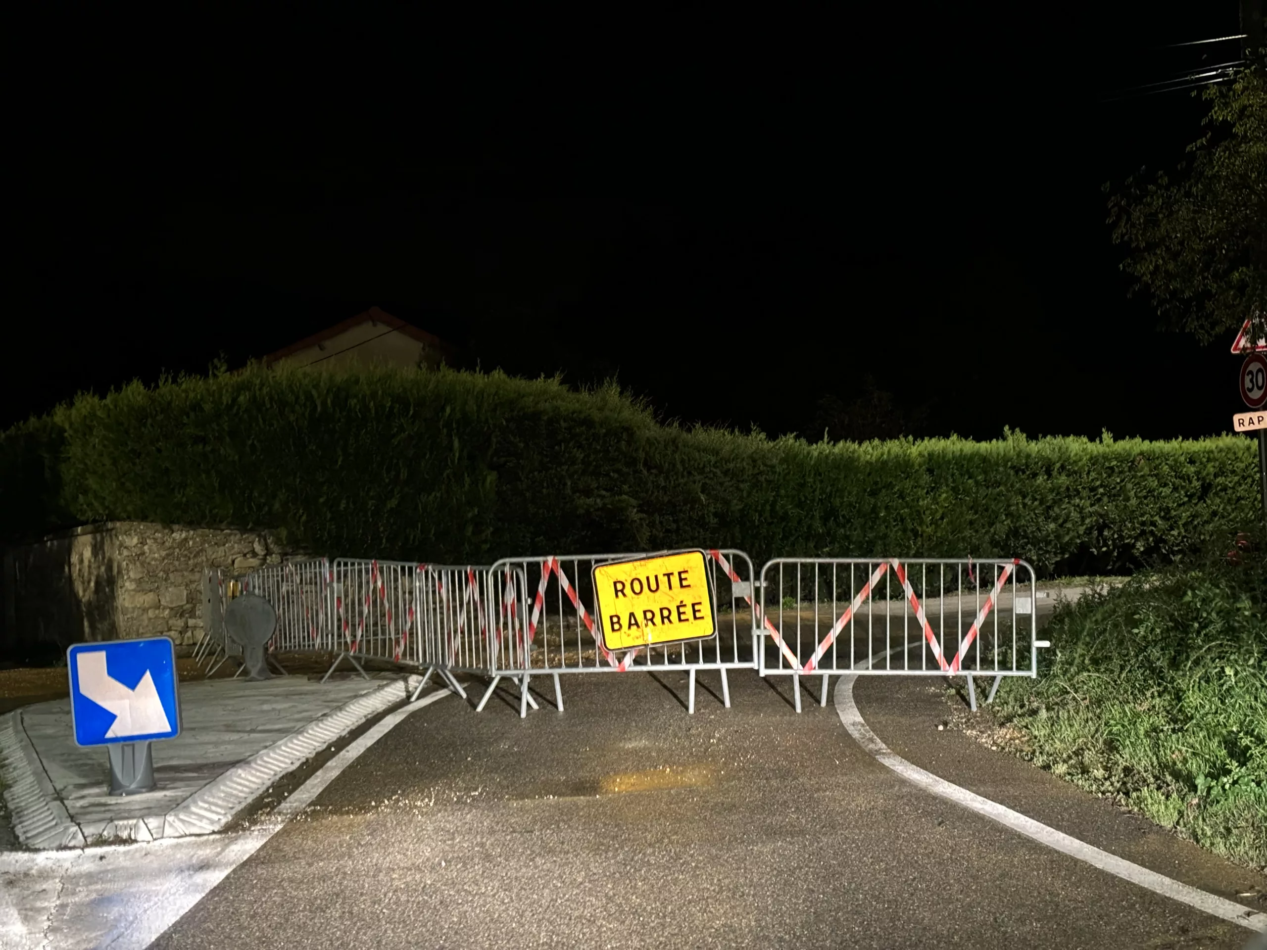 Bagnols-sur-Cèze : Des travaux lancés impasse des Jardins du Soleil afin de réparer les réseaux d’eau