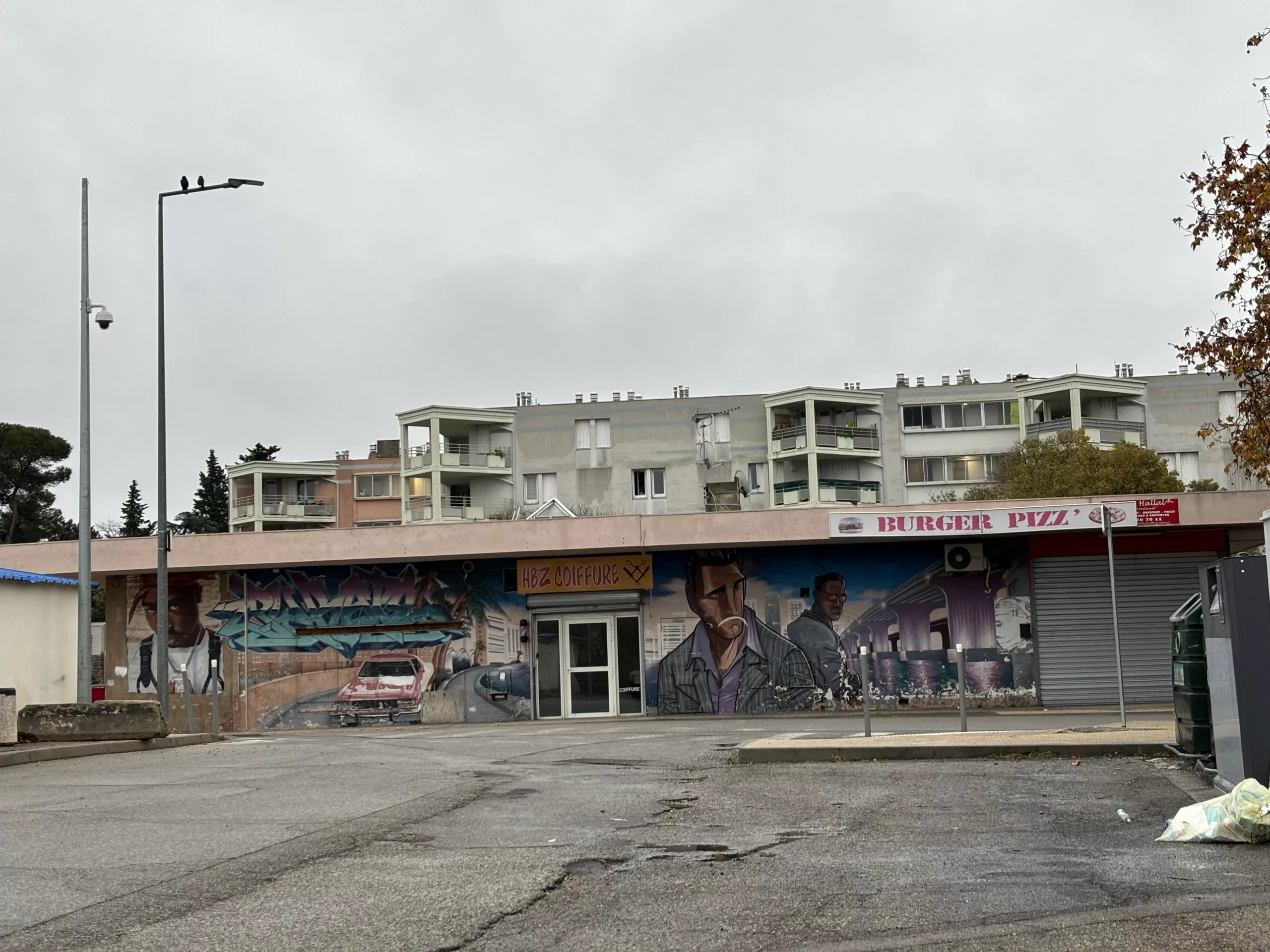 BAGNOLS-SUR-CEZE : un policier blessé par des jets de pierre dans le quartier de la Citadelle