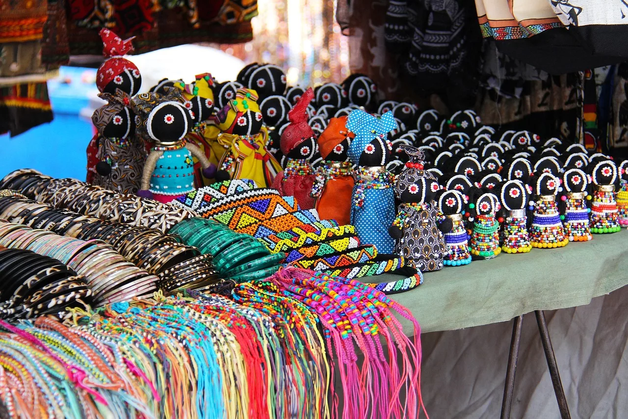 Bagnols : une trentaine de stands d’artisanat du Togo, Sénégal, Niger, Burkina Faso… et de France à la salle multiculturelle à partir d’aujourd’hui