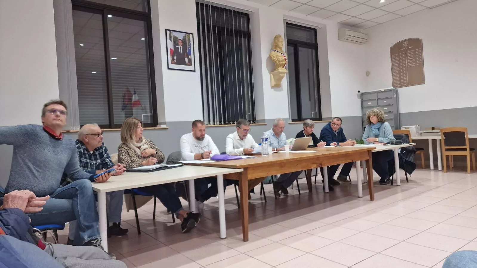 Saint Étienne des Sorts : Patricia Garnero annonce sa démission à l’occasion du conseil municipal, Didier Bonneaud, évoque une “décision nécessaire”