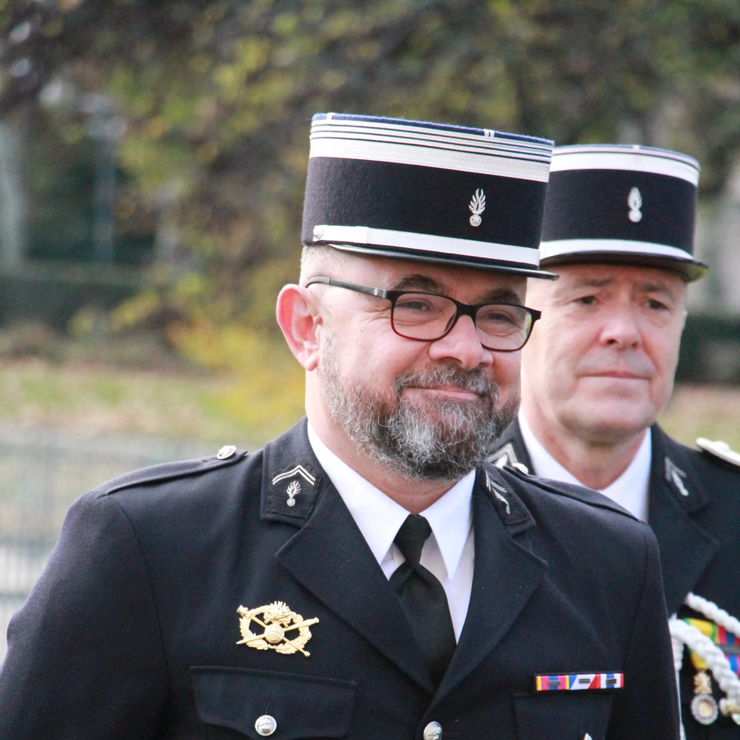 Le Capitaine Pallu, Commandant la Communauté de Brigade de Gendarmerie de Pont-Saint-Esprit et Cornillon, officiellement installé