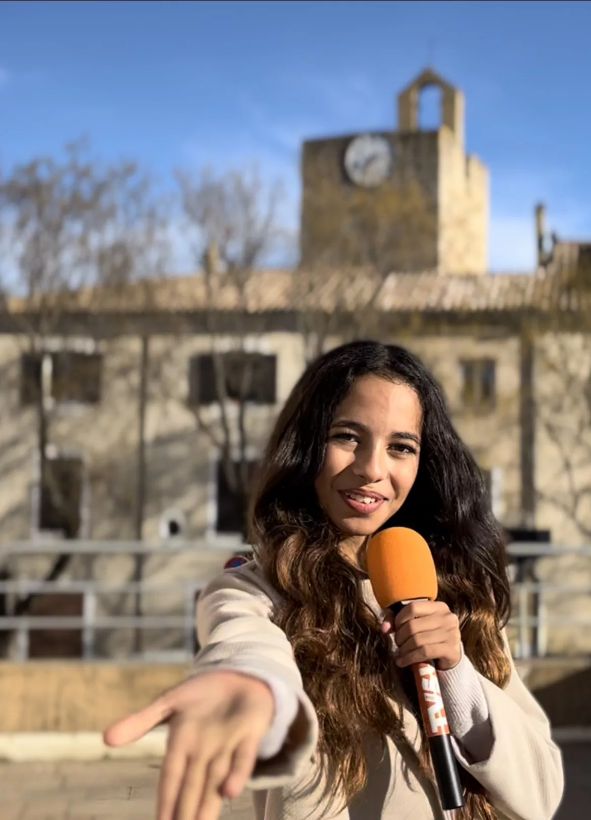 Jouhaïna Raymoune, championne du monde de hip-hop junior 2022 a sorti son single « SUIS-MOI » !