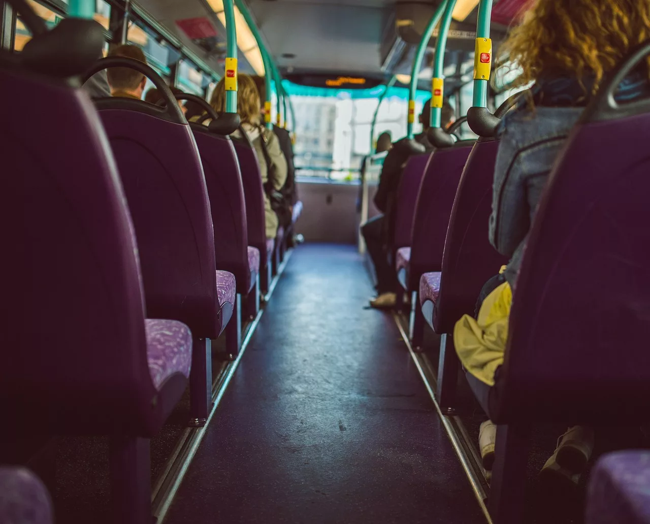 « Formation financée, emploi assuré » : plus de 300 postes de conducteurs et conductrices de cars scolaires sont à pourvoir en Occitanie