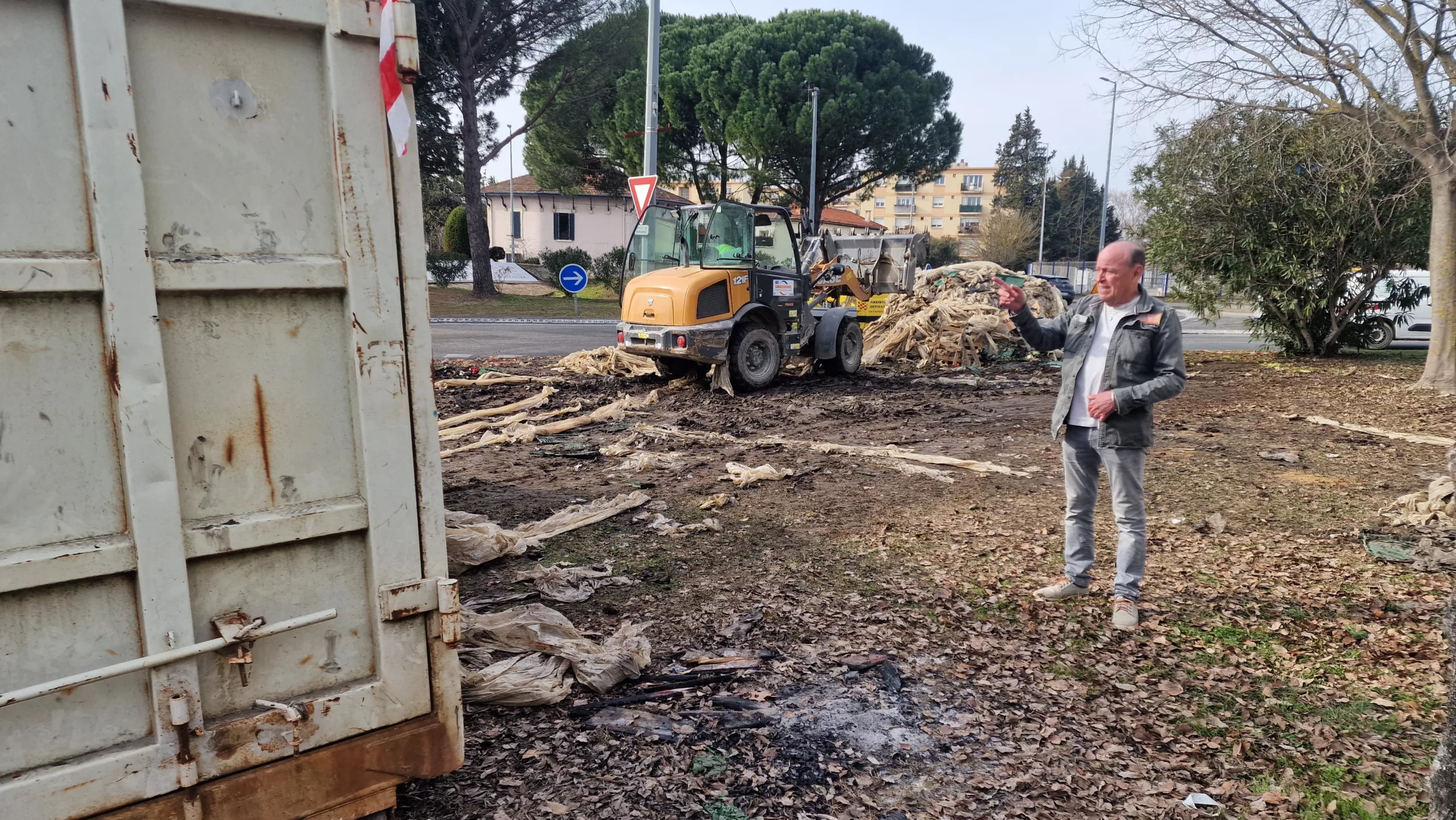 Bagnols-sur-Cèze : Colère des agriculteurs : après la fin des blocages, l’heure du grand nettoyage