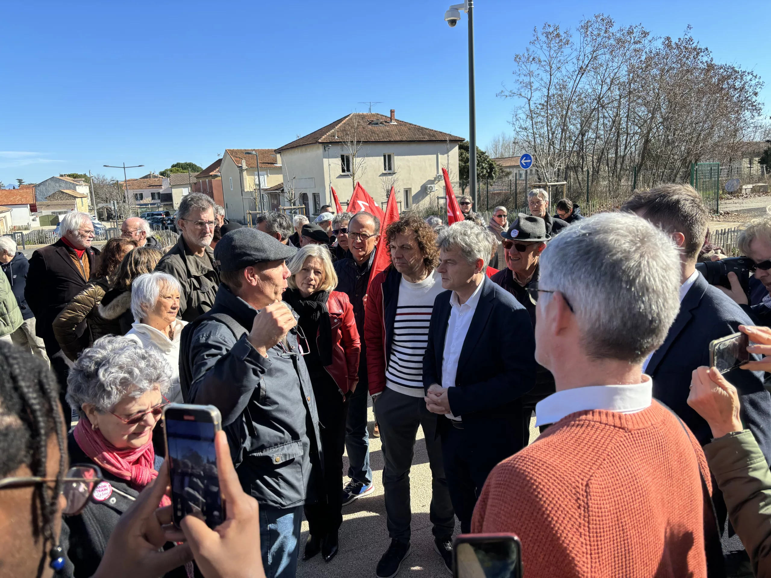 Pont-Saint-Esprit : retour sur la visite de Fabien Roussel et de Leon Deffontaines, tête de liste aux Européennes pour le PCF