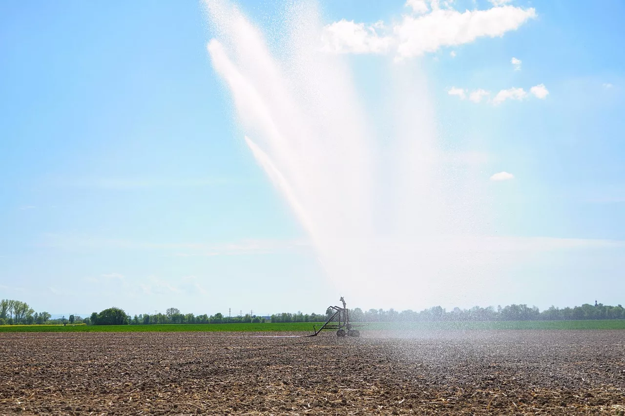 Carole Delga annonce une série de mesures d’urgence pour faciliter l’accès à l’eau : baisse de factures, fonds exceptionnel de soutien, achat groupé