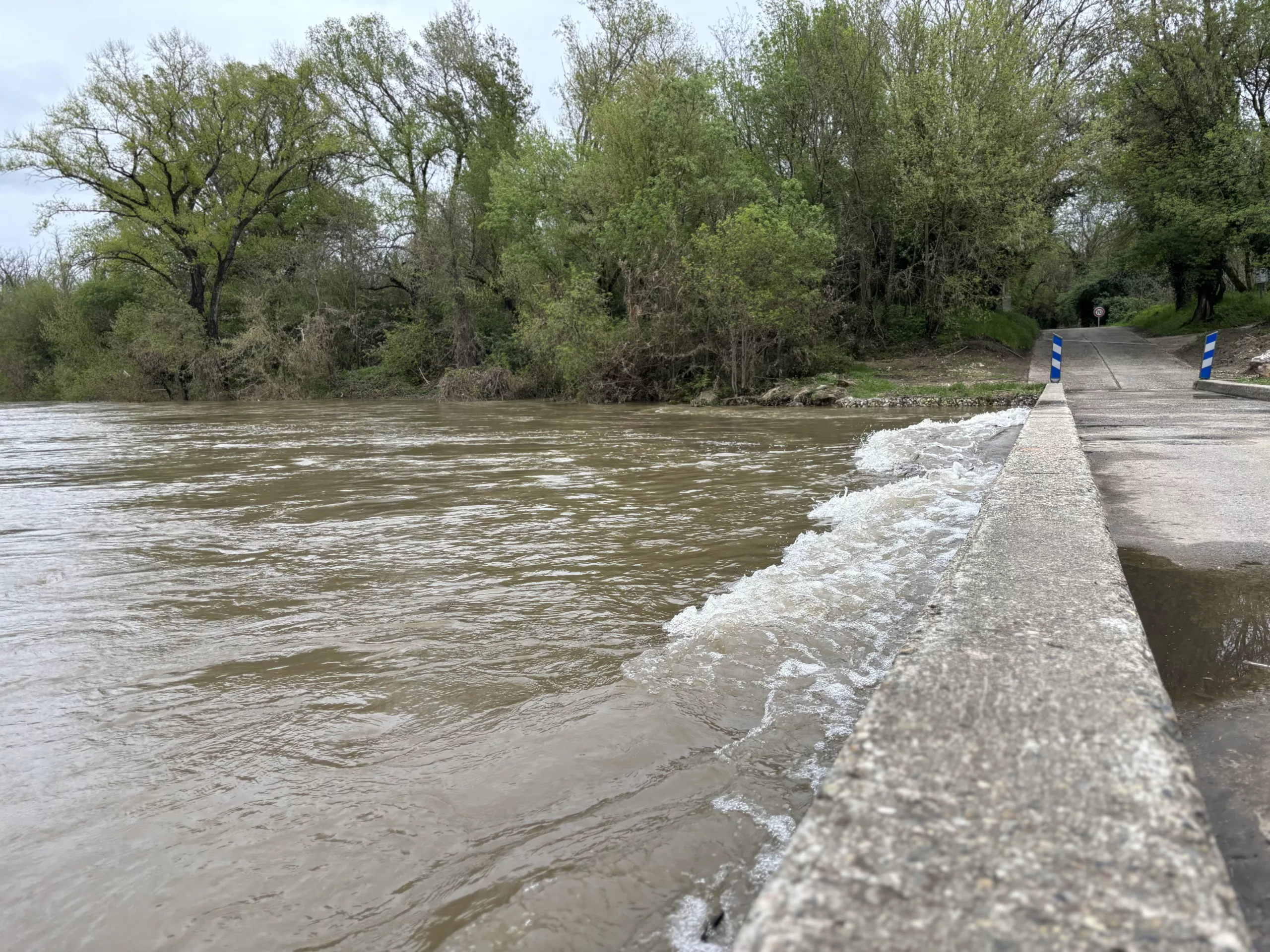 Alors que la Cèze entre en crue, les précipitations reprennent dans les Cévennes