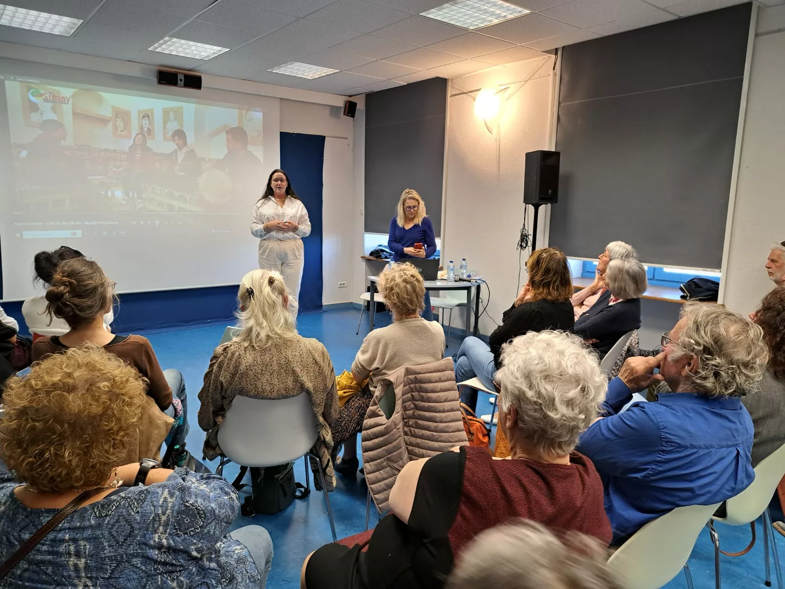 Femmes Solidaires de Bagnols : une soirée réussie autour de Nûdem Durak et de la situation du Kurdistan