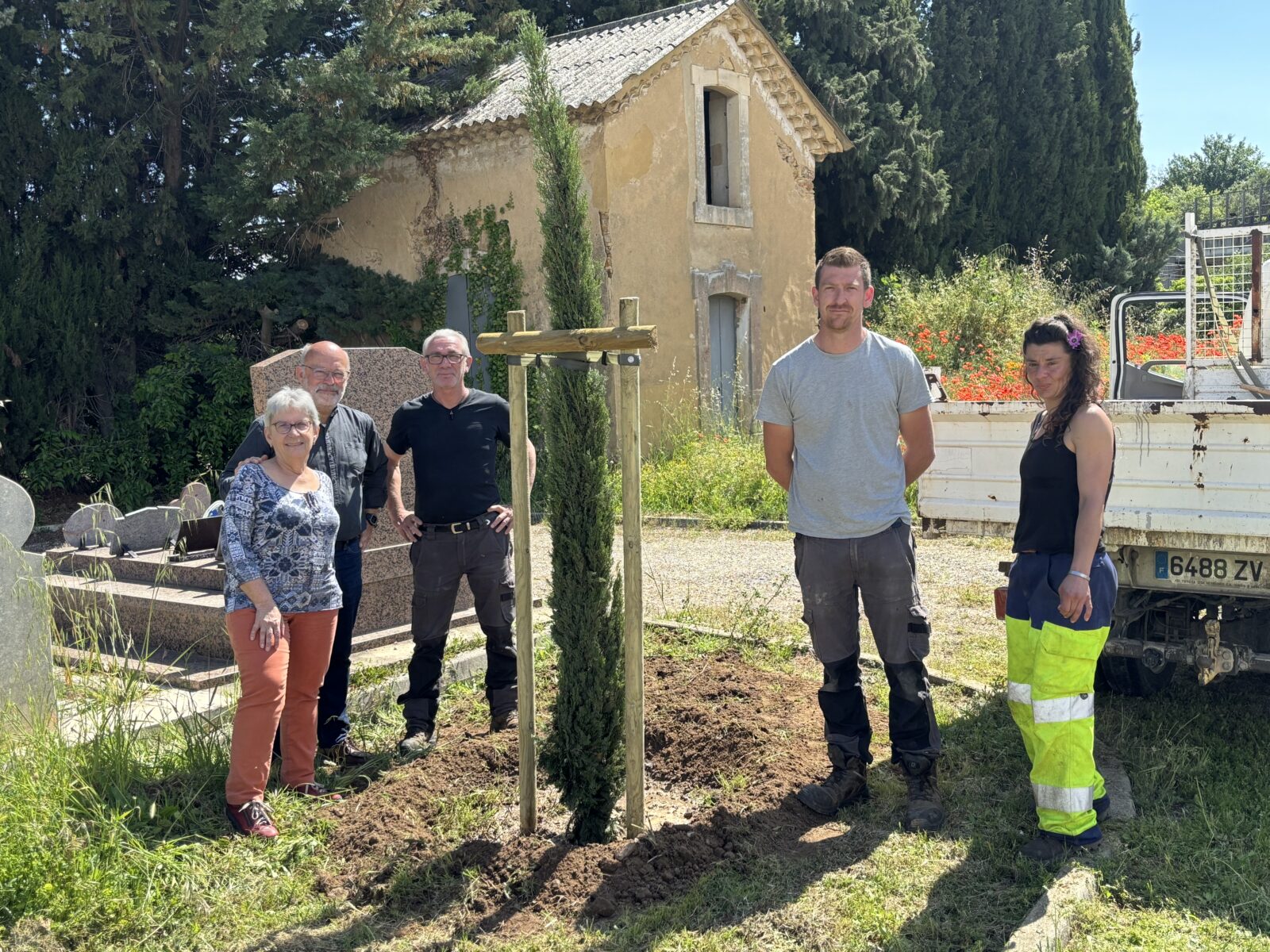 Bagnols-sur-Céze : reprise des concessions abandonnées, plantation de cyprès… la municipalité prépare l’avenir de son cimetière