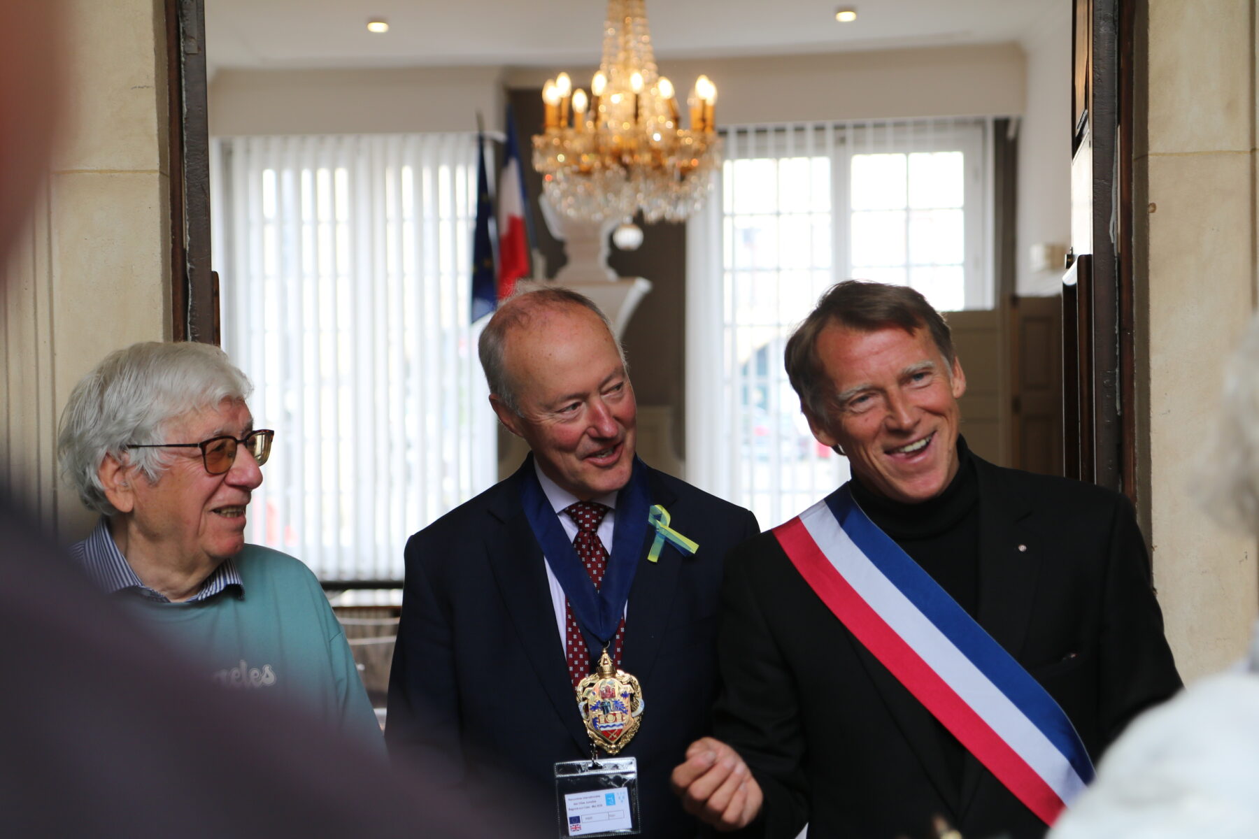 Le jumelage à l’honneur à Bagnols-sur-Cèze : visite de l’hôtel de ville, célébration de l’amitié franco-britannique et implication de la jeunesse