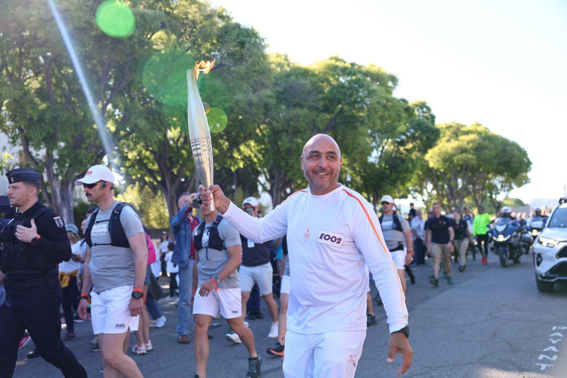 Saint Laurent des Arbres : Zeroual, parmi les premiers porteurs de la flamme olympique