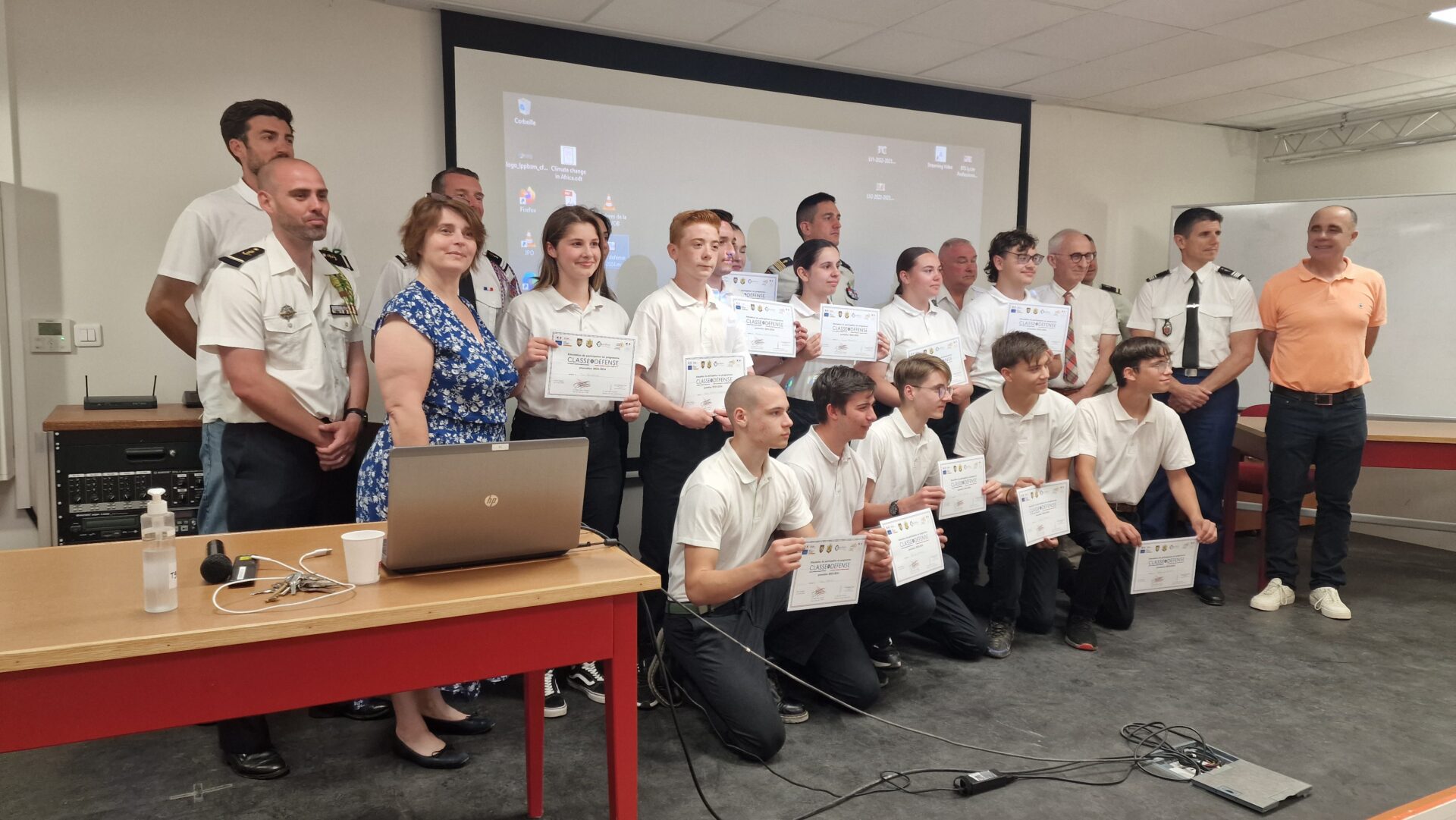 Bagnols-sur-Cèze : la classe défense du lycée Sainte-Marie diplômée