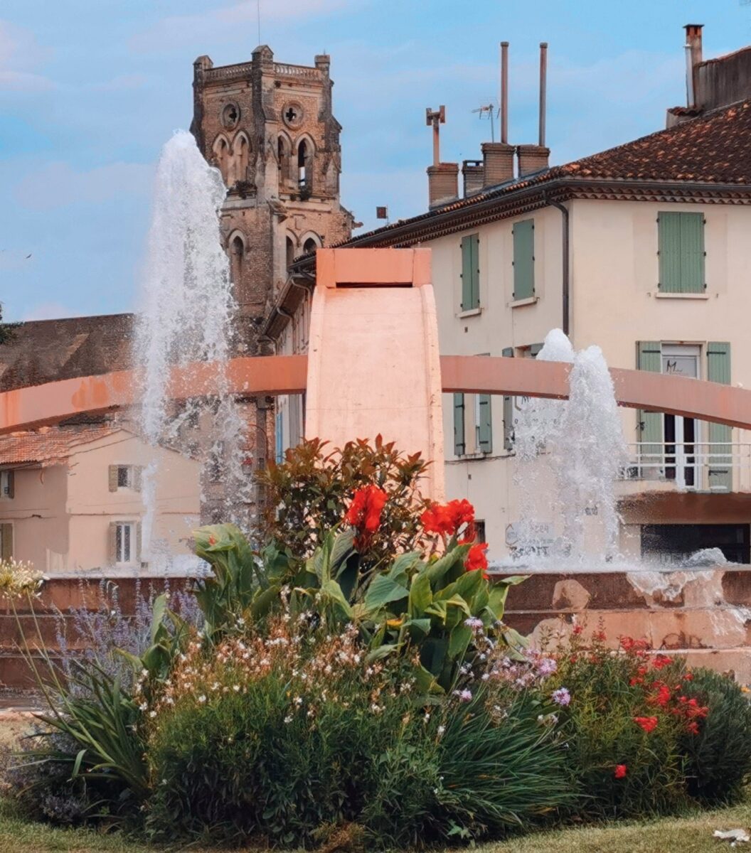 Pont-Saint-Esprit : à l’arrêt depuis 4 ans, la Fontaine de l’Europe coule à nouveau