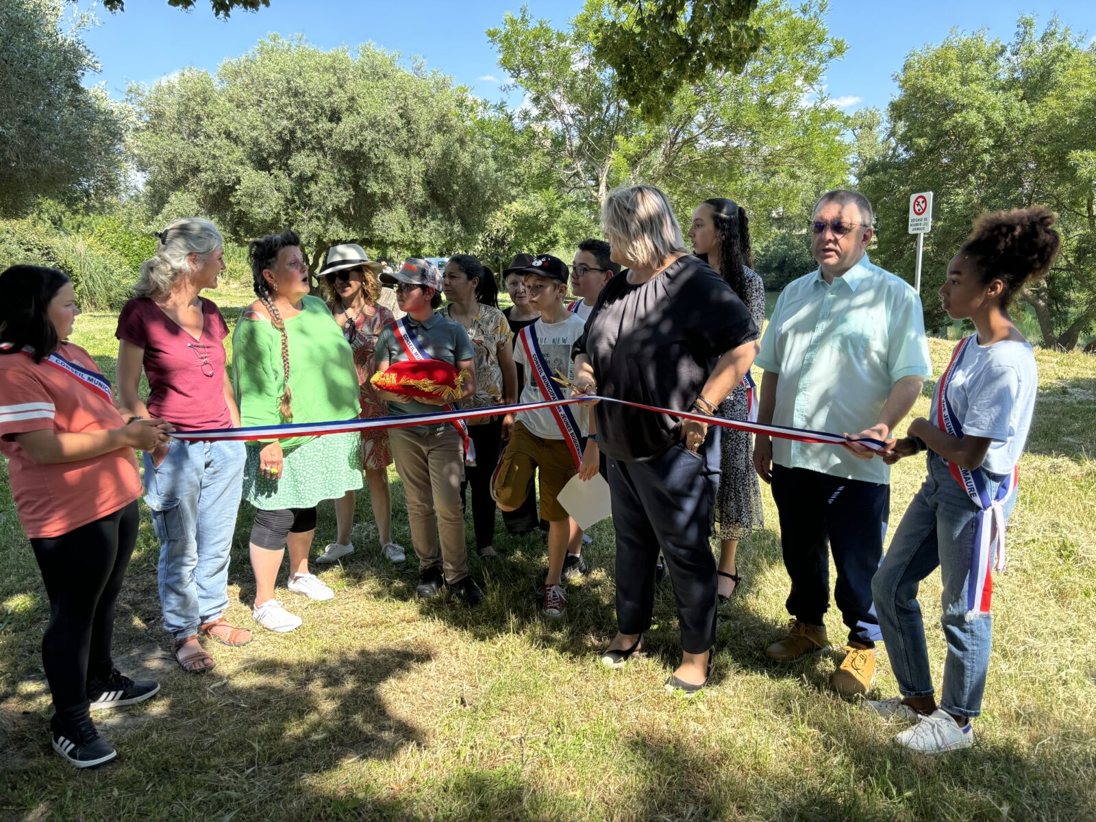 Roquemaure : des pupitres pédagogiques sur la biodiversité installés sur l’île de Miémar