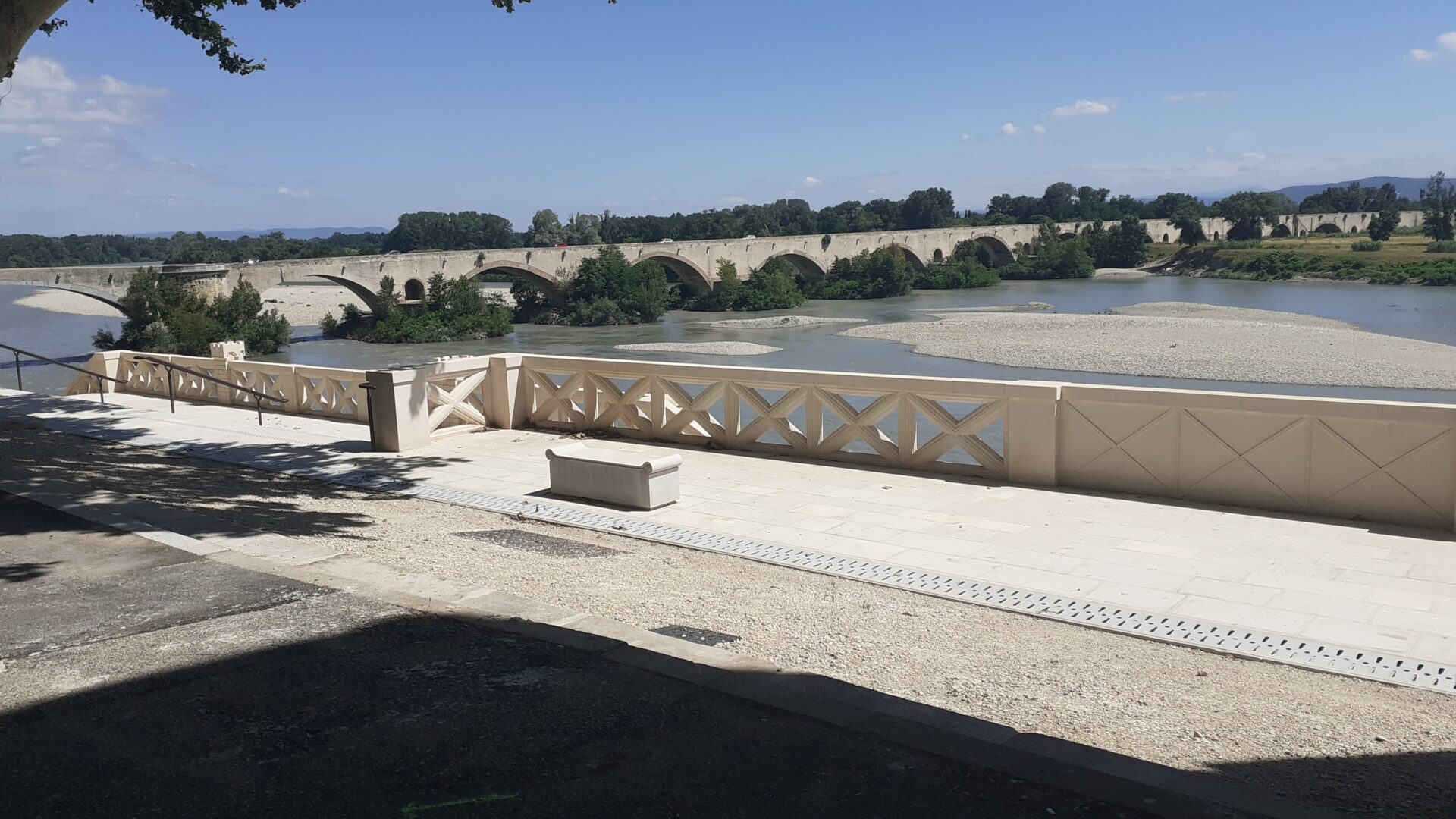 Pont-Saint-Esprit : les escaliers de la place Saint-Pierre réouvrent enfin au public