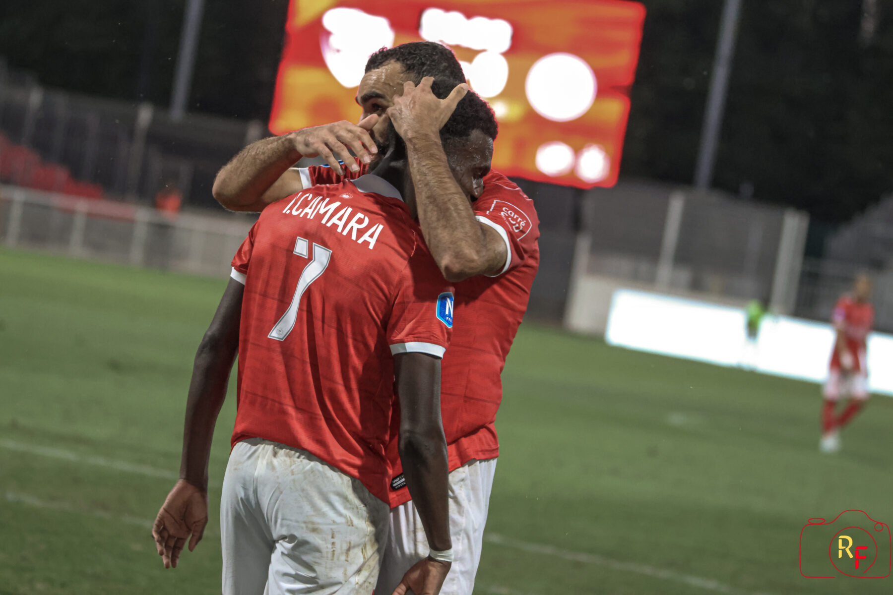 Le Nîmes Olympique arrache le point du nul dans les derniers instants