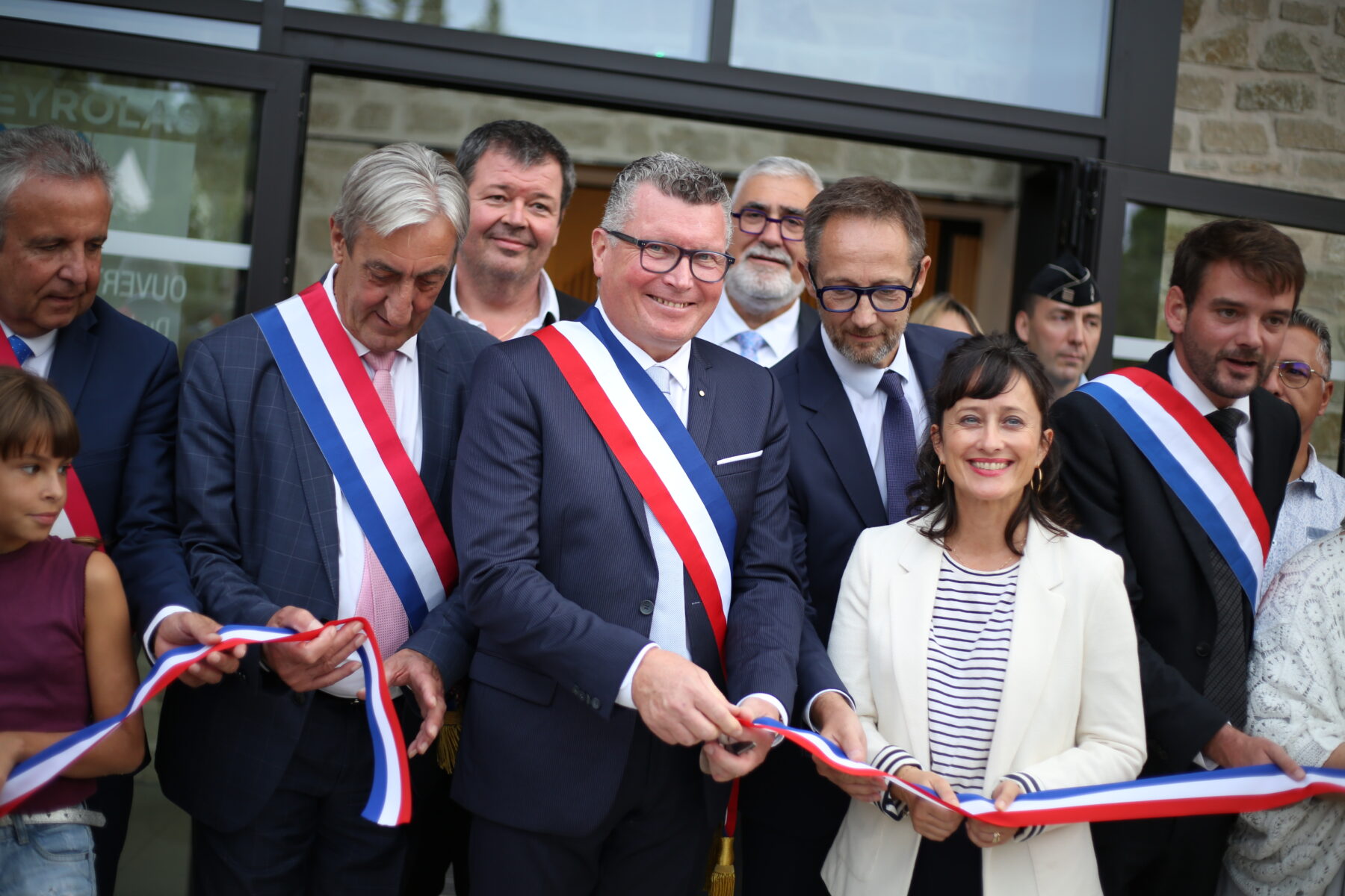 Saint-Julien-de-Peyrolas : la nouvelle mairie inaugurée devant près de 500 habitants