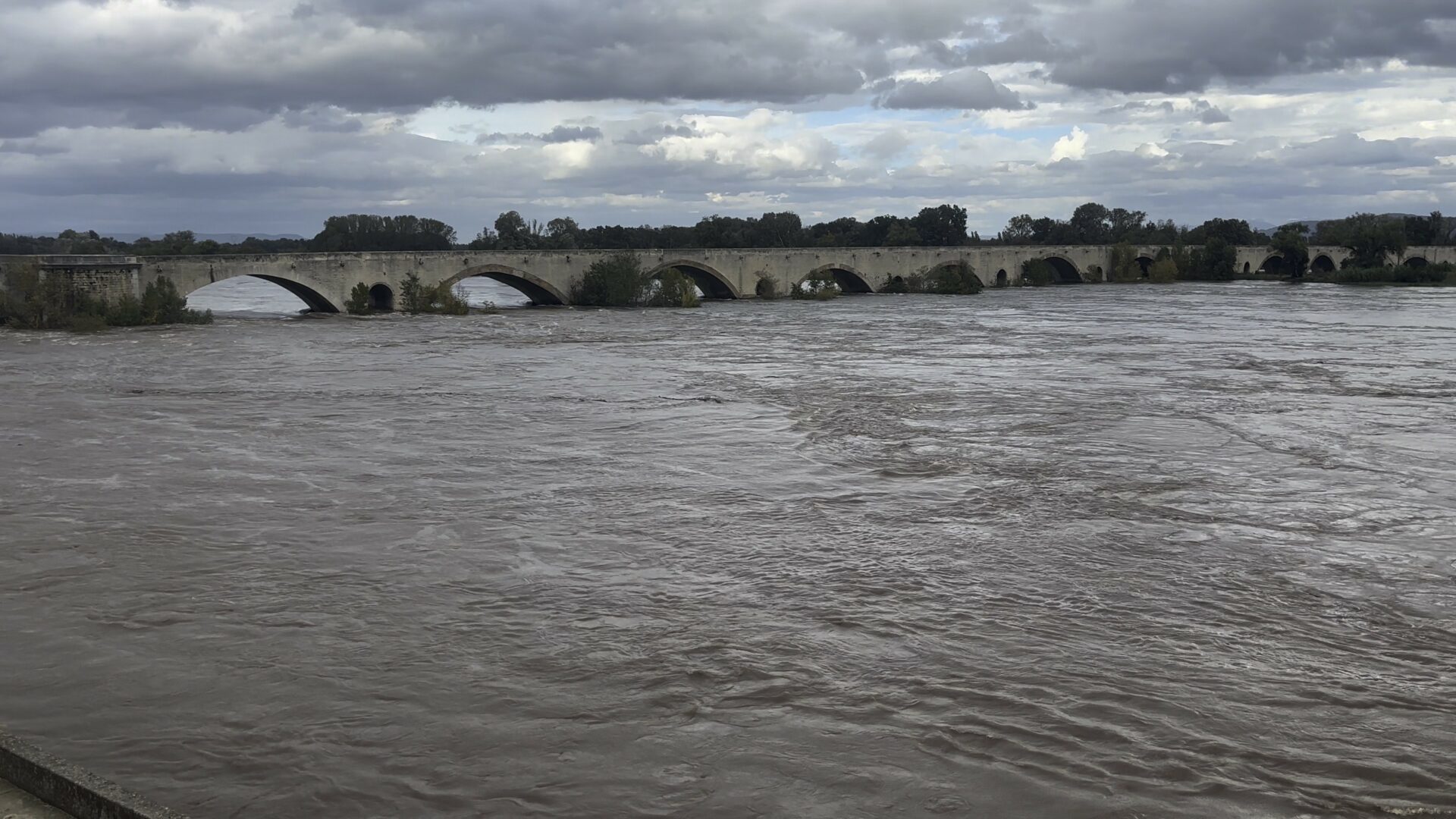 Pont-Saint-Esprit : les travaux de consolidation de la digue débuteront au second semestre 2025