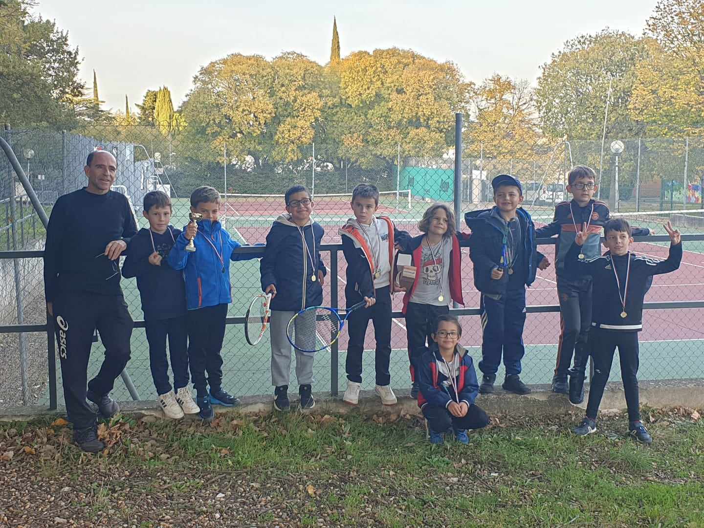 Pont-Saint-Esprit : de jeunes champions au tournoi Galaxie du Tennis Club Spiripontain