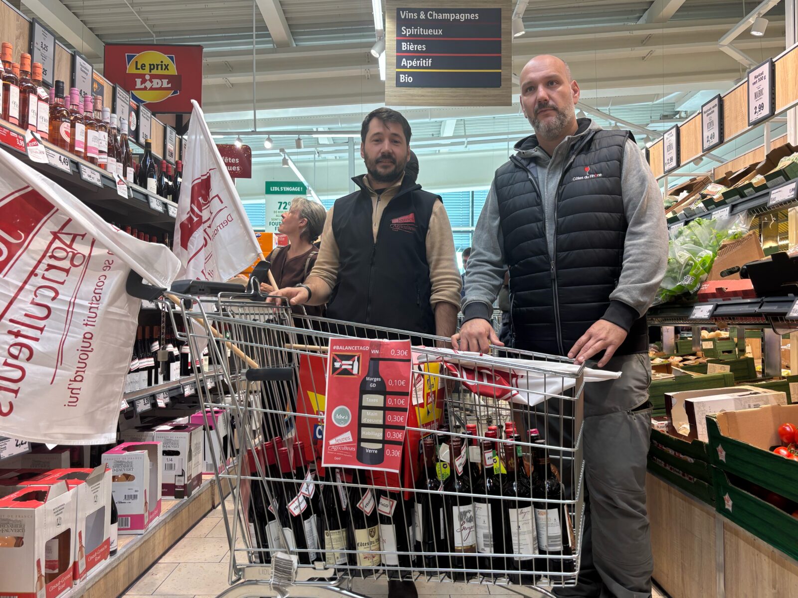 Bagnols-sur-Cèze : mobilisation des viticulteurs gardois : action coup de poing chez Lidl pour défendre le prix du vin