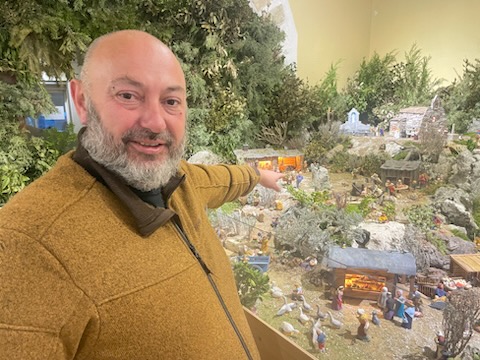 Cornillon-Saint-Gély : Grégory Couderc enrichit sa crèche de nouvelles scènes en hommage à ses racines