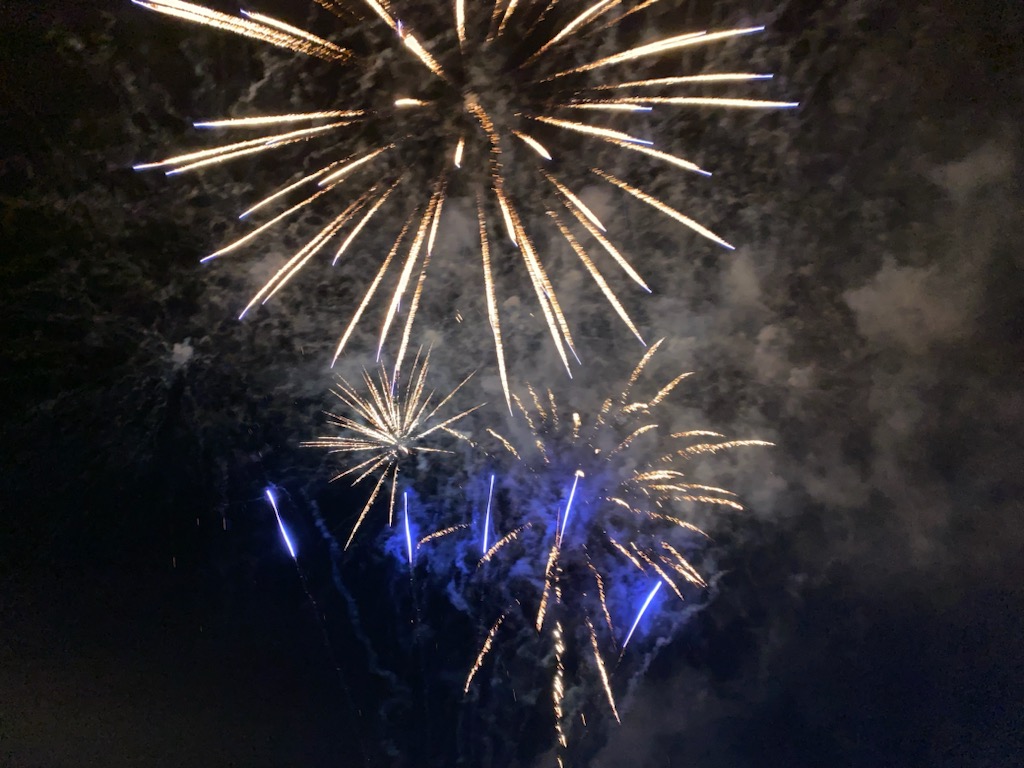 Montfaucon se pare de lumière et de magie pour les fêtes de Noël