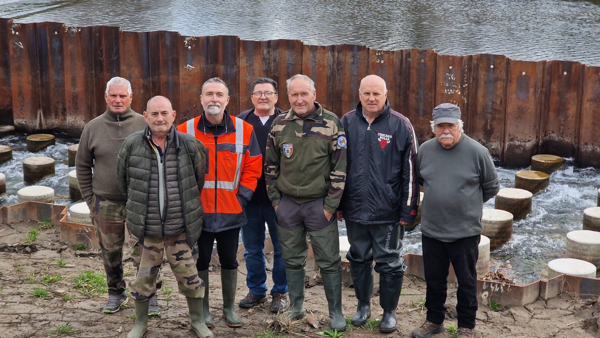 L’AAPPMA Rhône-Cèze en action à la passe à poissons de Chusclan