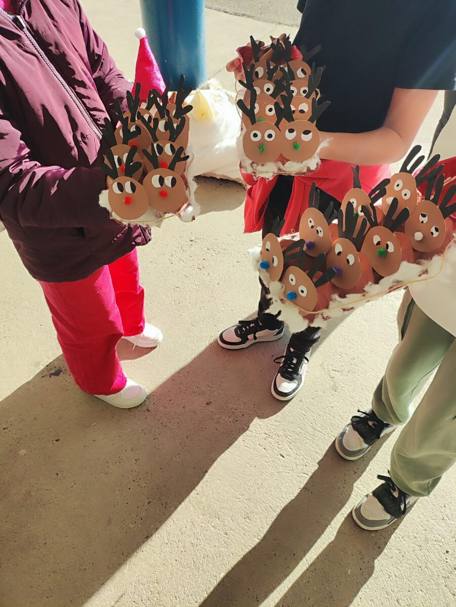 Pont-Saint-Esprit : pause méridienne créative, l’école Marcel Pagnol s’habille aux couleurs de Noël