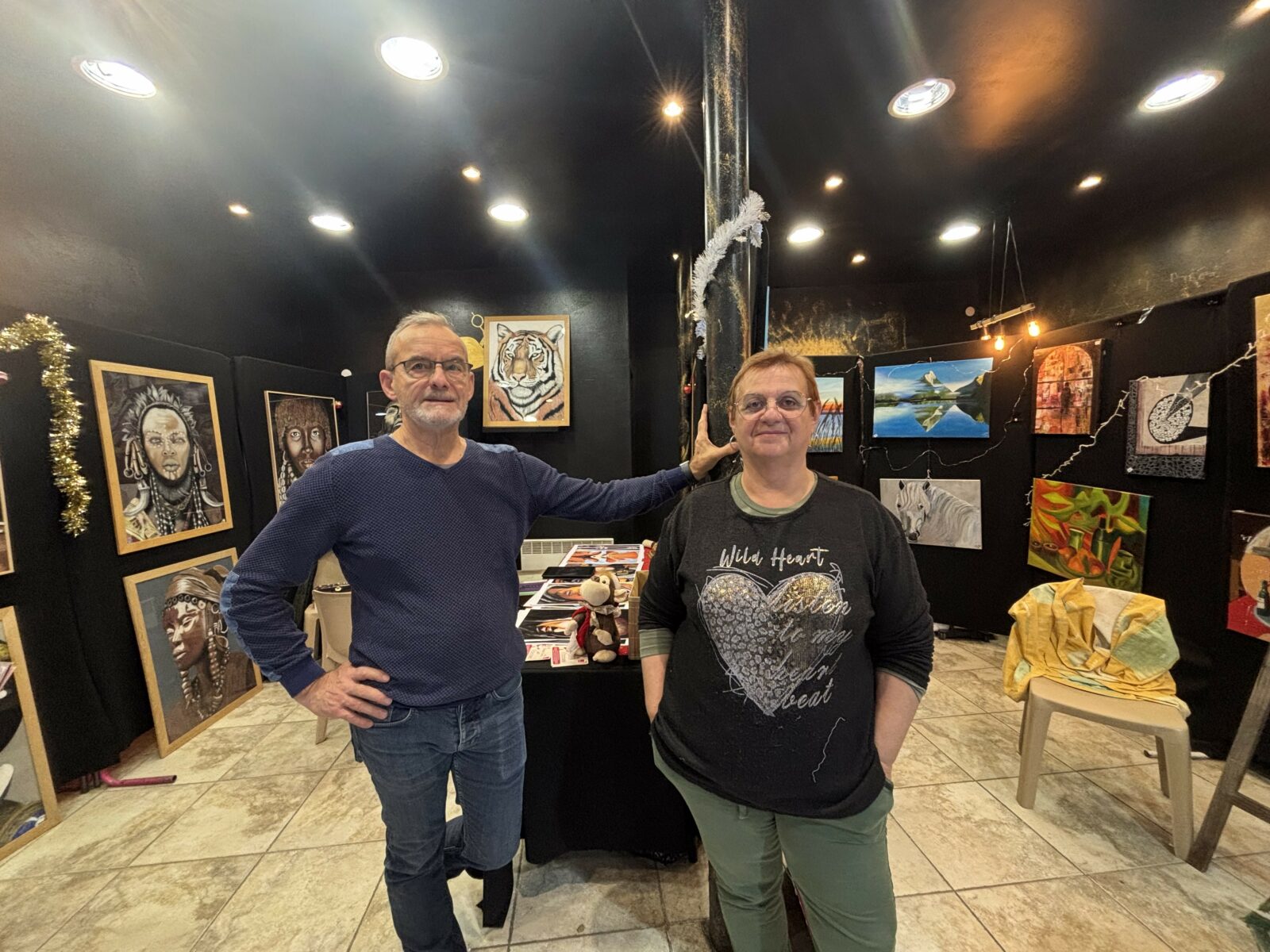 Fabrice Montaz expose ses portraits au pastel dans une boutique éphémère à Bagnols-sur-Cèze