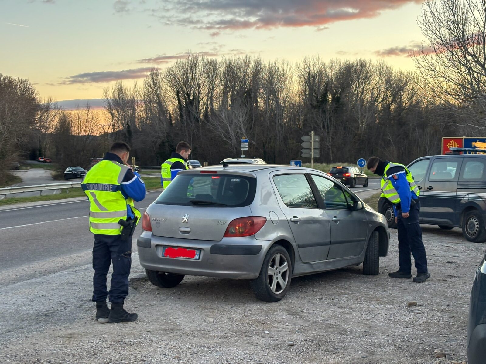 Opération de contrôle routier à Roquemaure : sensibilisation et sécurité avant les vacances