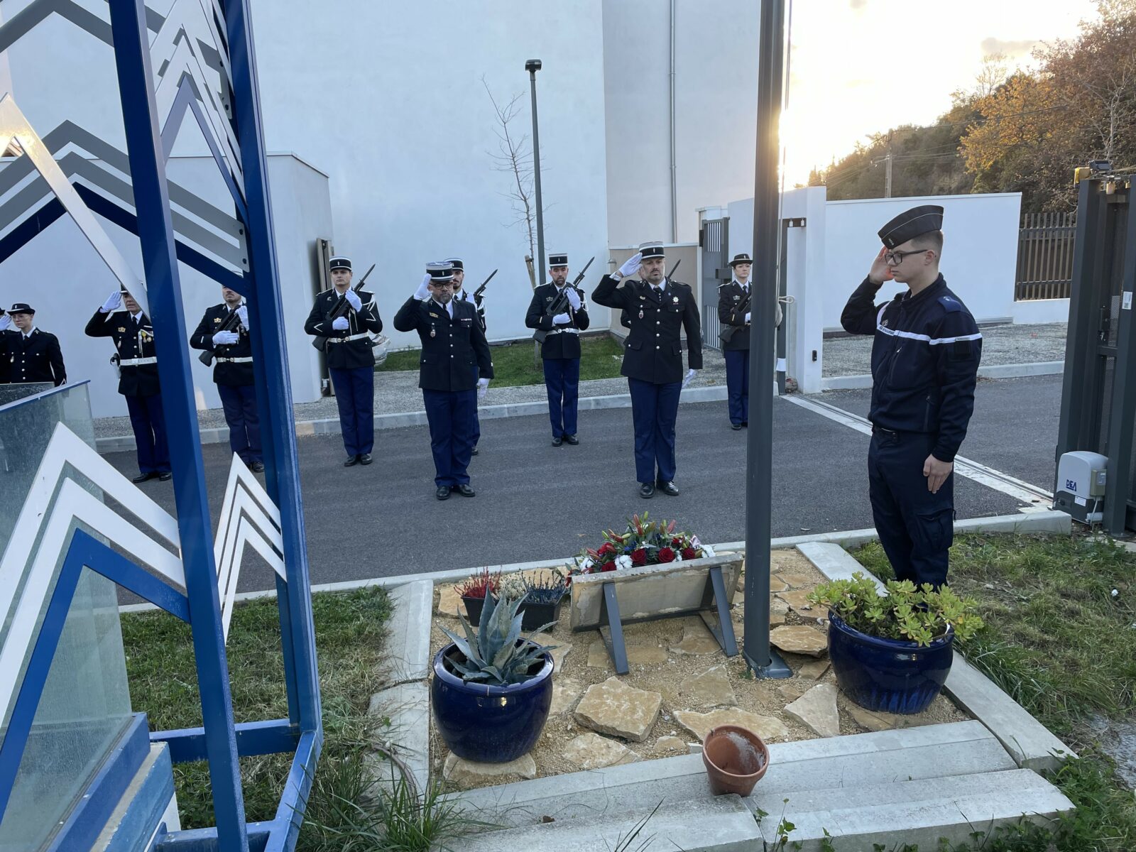 Pont-Saint-Esprit : la gendarmerie rend hommage au Major Soler tué en intervention il y a 24 ans