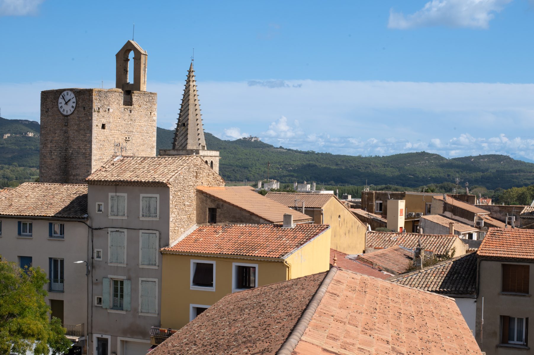 Bagnols-sur-Cèze : un marché sous haute tension au cœur de l’entre-deux tours