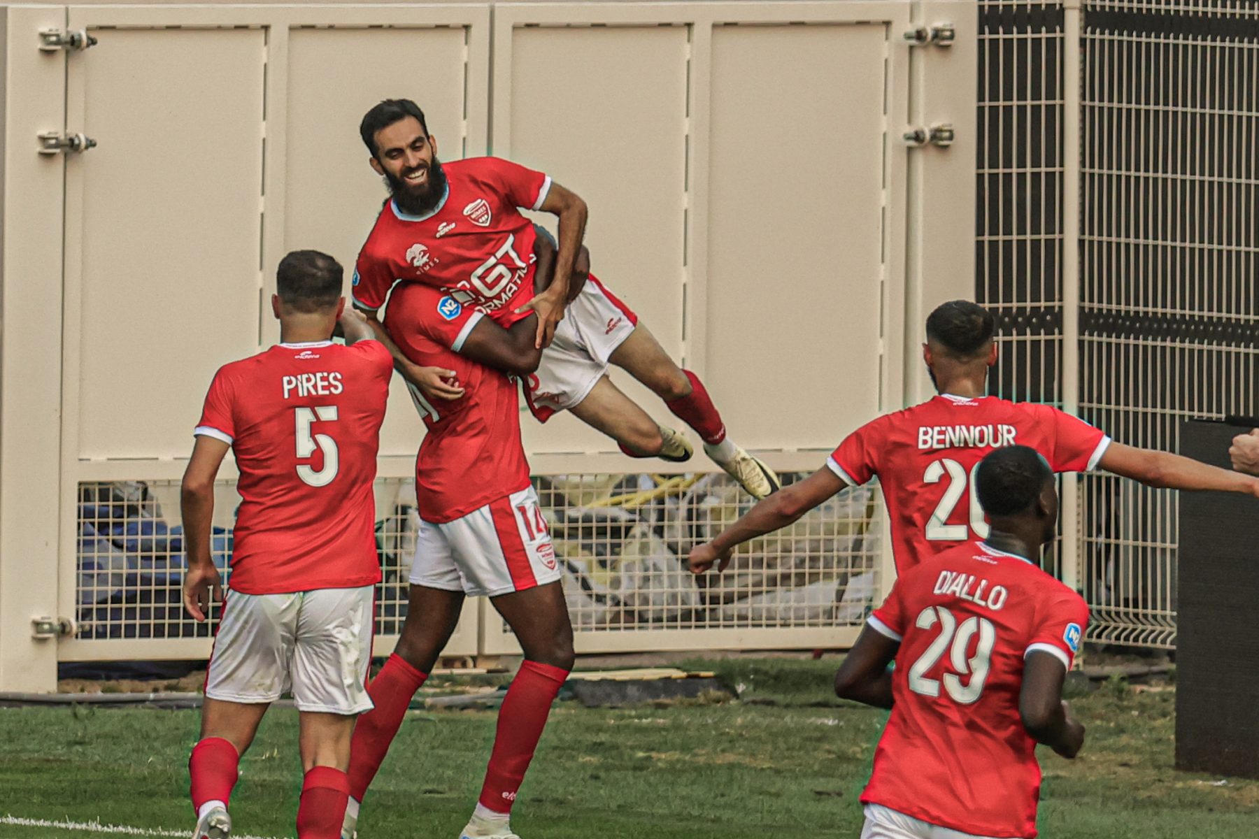 Nîmes Olympique confirme son renouveau face à Limonest