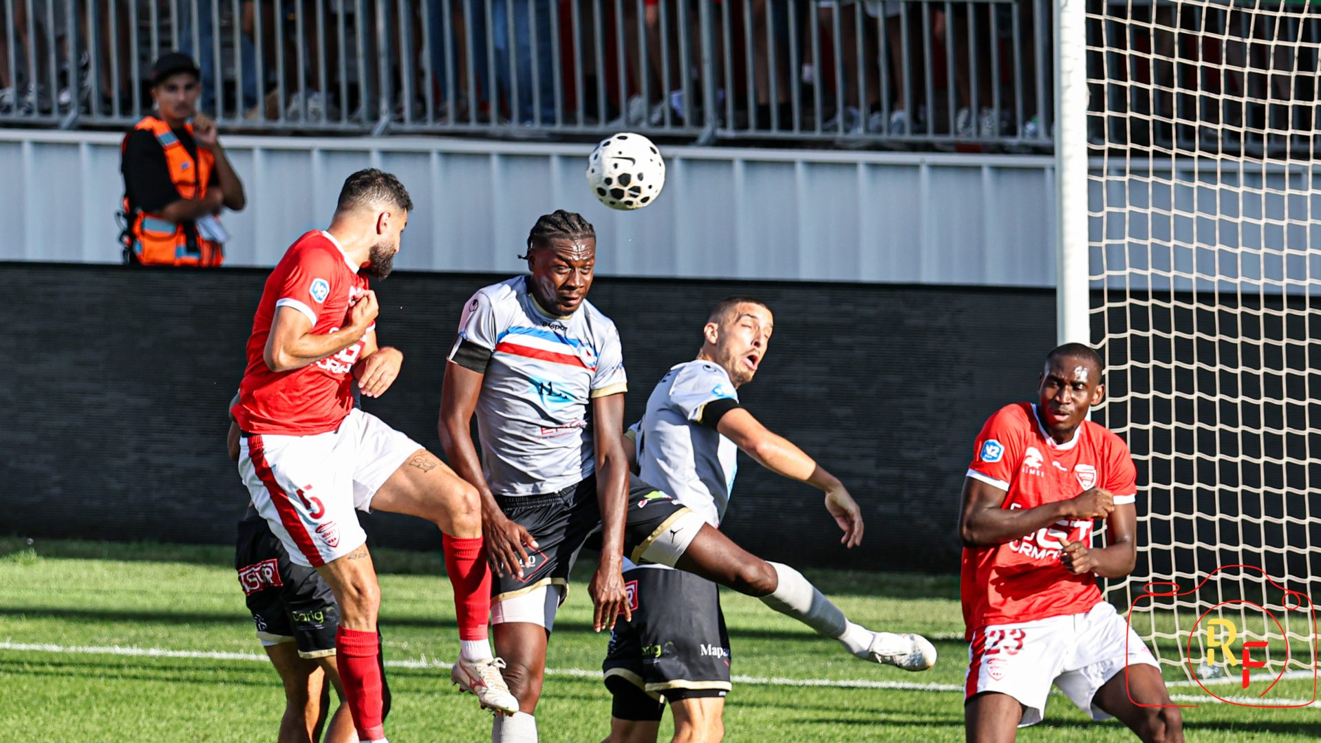 Football : Nîmes Olympique – Fréjus : les Crocos frappent fort et confirment
