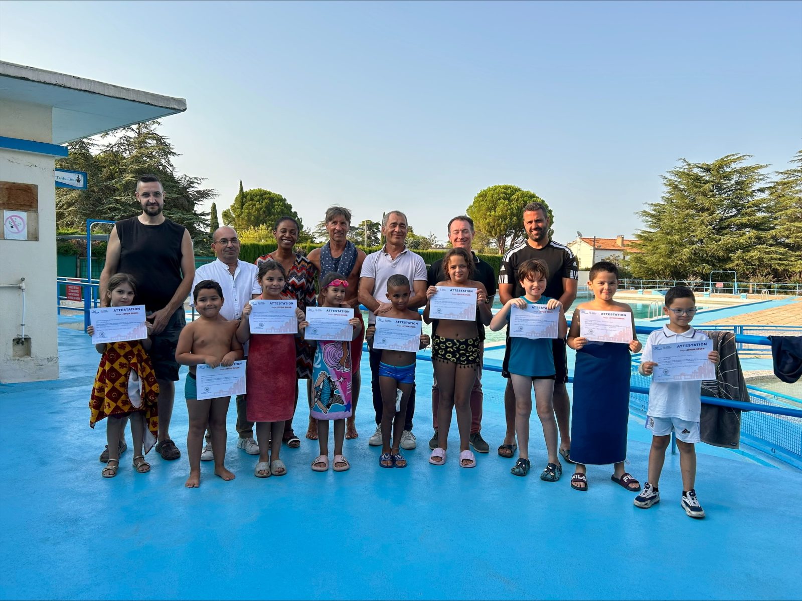 Pont-Saint-Esprit lance son programme « Savoir Nager » pour lutter contre les inégalités aquatiques